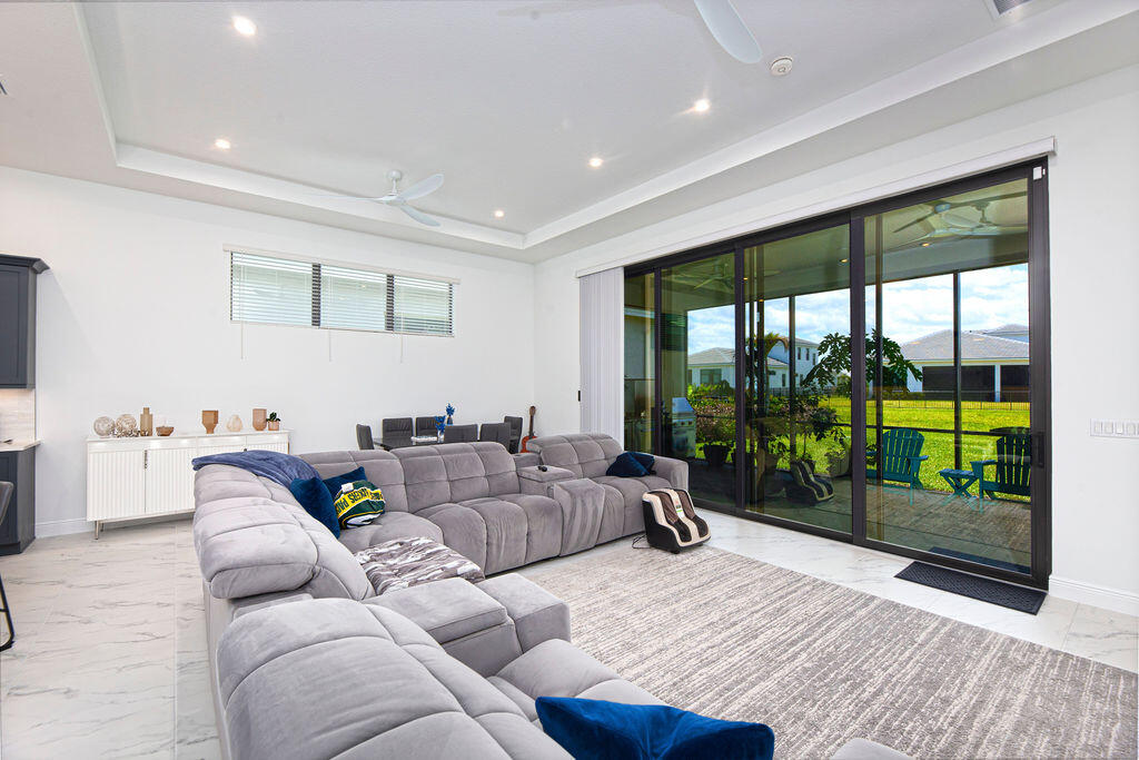 VERANO SOUTH PUD 1 - POD E - PLAT NO. 2 - Residential Lease