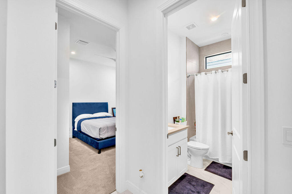 VERANO SOUTH PUD 1 - POD E - PLAT NO. 2 - Residential Lease