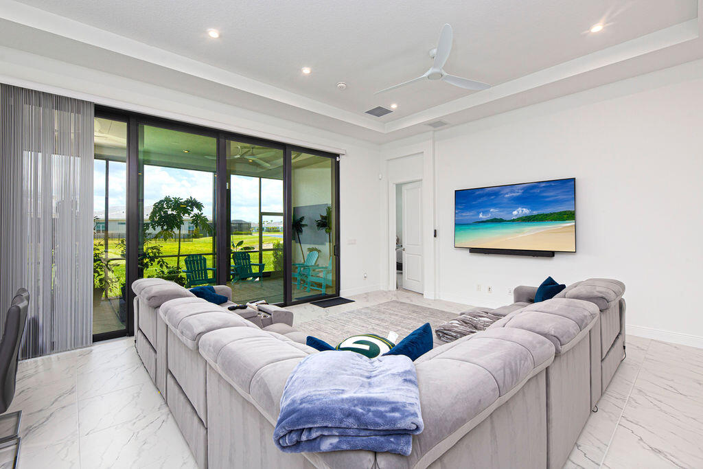 VERANO SOUTH PUD 1 - POD E - PLAT NO. 2 - Residential Lease