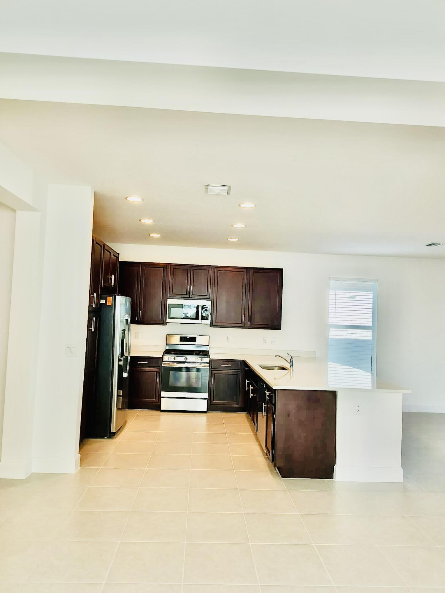 Valencia Grove - Residential Lease