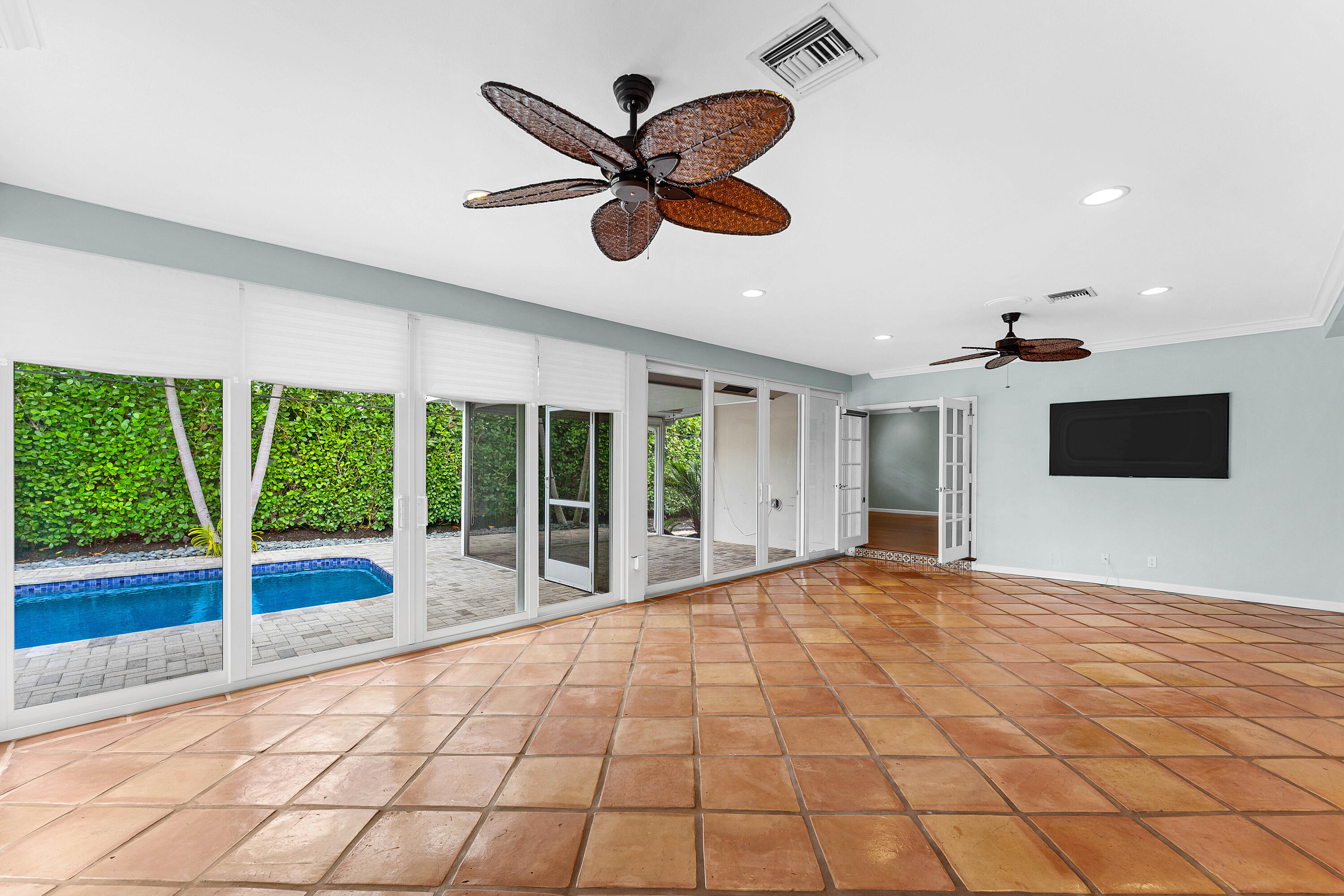SEAGATE EXT IN - Residential