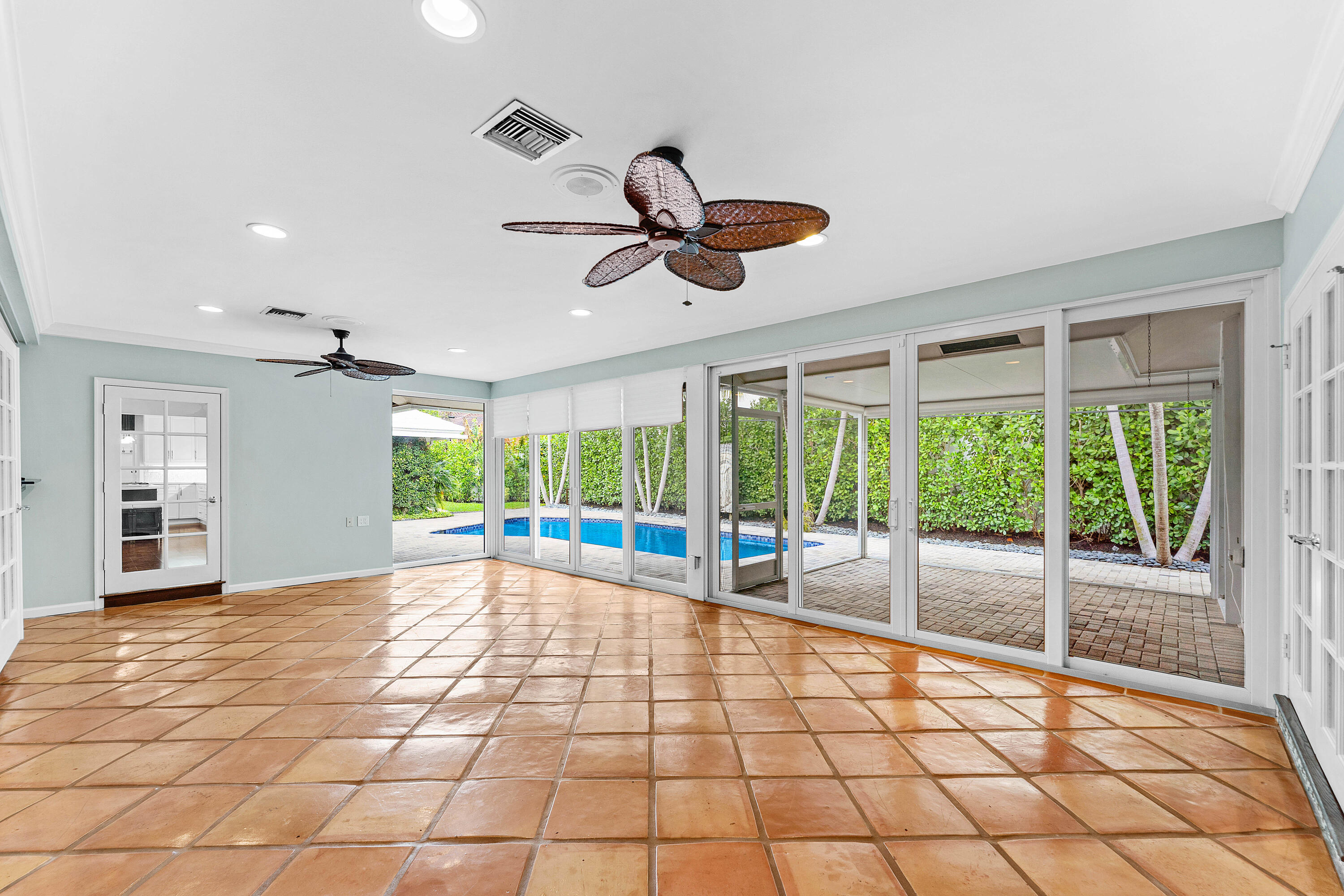 SEAGATE EXT IN - Residential