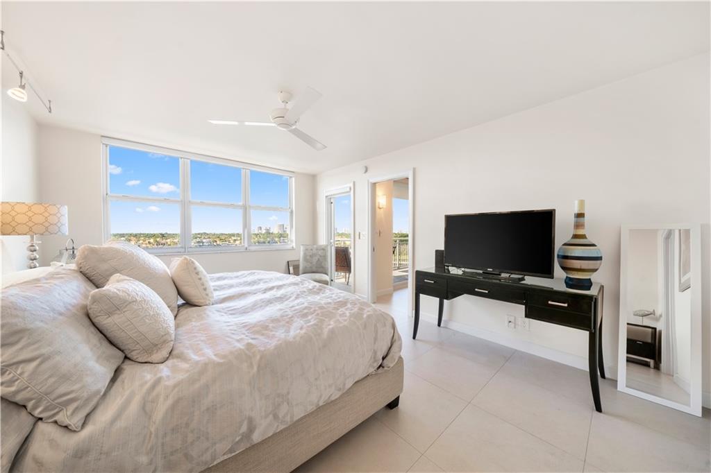 BAYSHORE TOWERS - Residential