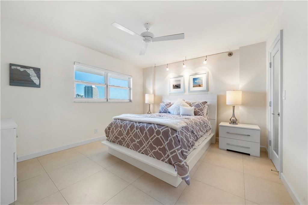 BAYSHORE TOWERS - Residential