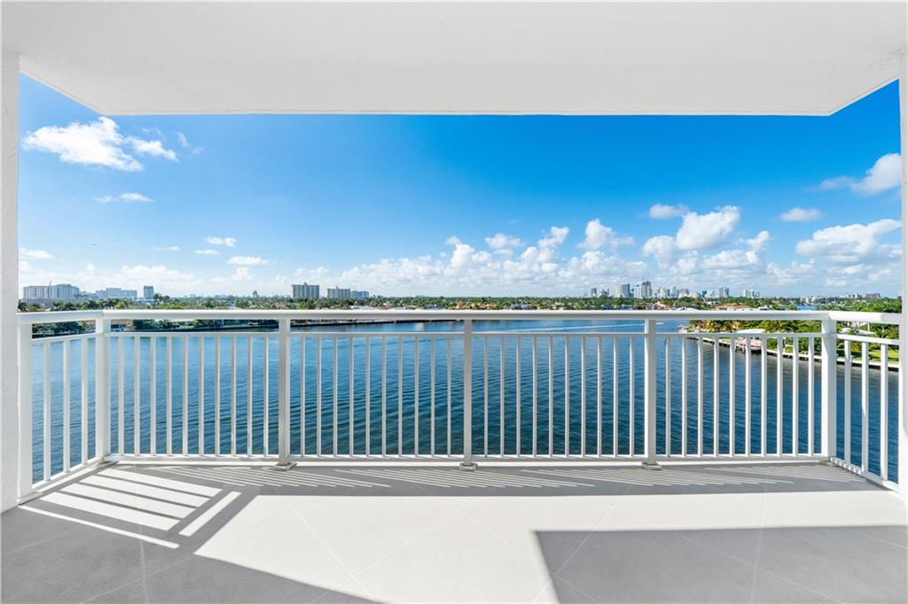 BAYSHORE TOWERS - Residential