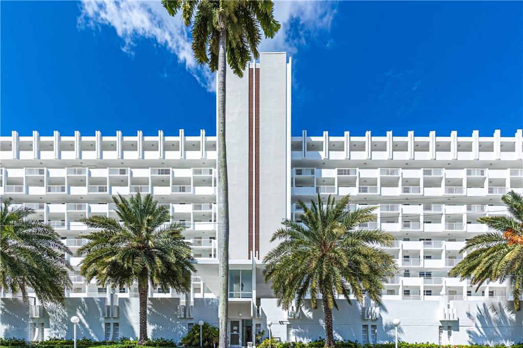 BAYSHORE TOWERS - Residential