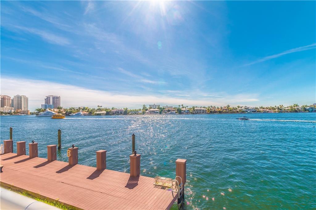 BAYSHORE TOWERS - Residential