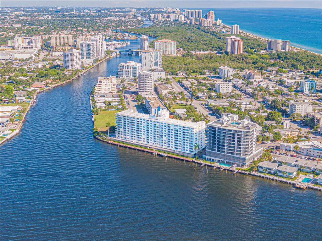 BAYSHORE TOWERS - Residential