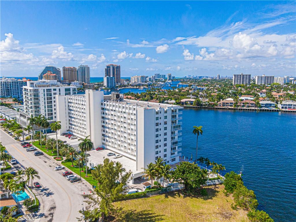 BAYSHORE TOWERS - Residential