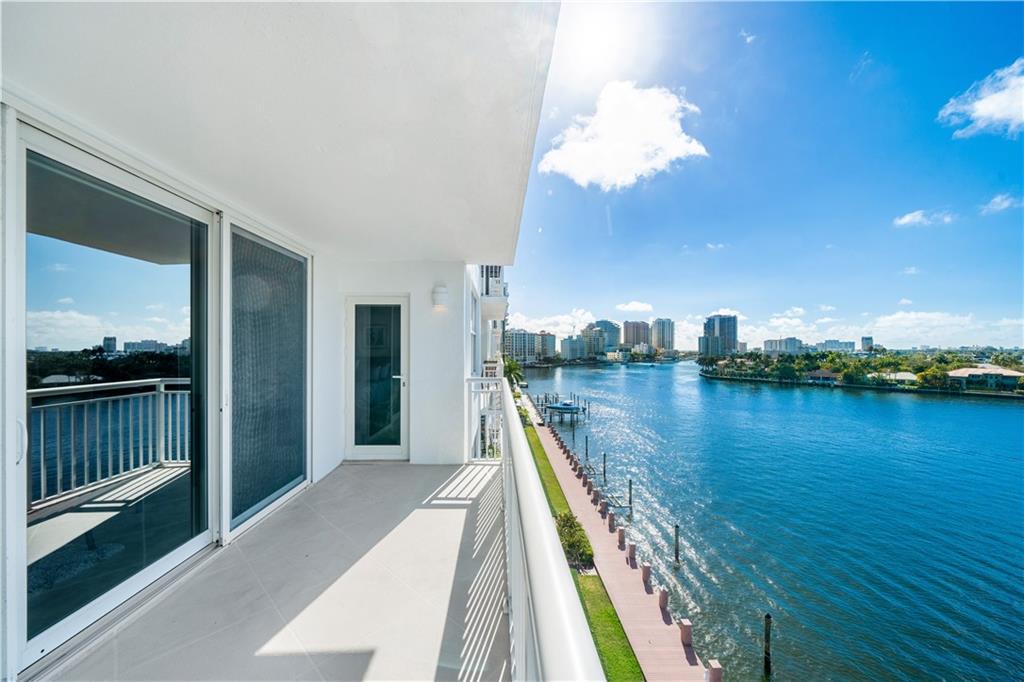 BAYSHORE TOWERS - Residential