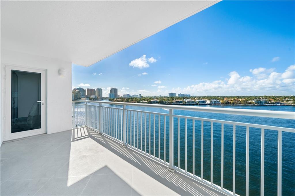 BAYSHORE TOWERS - Residential