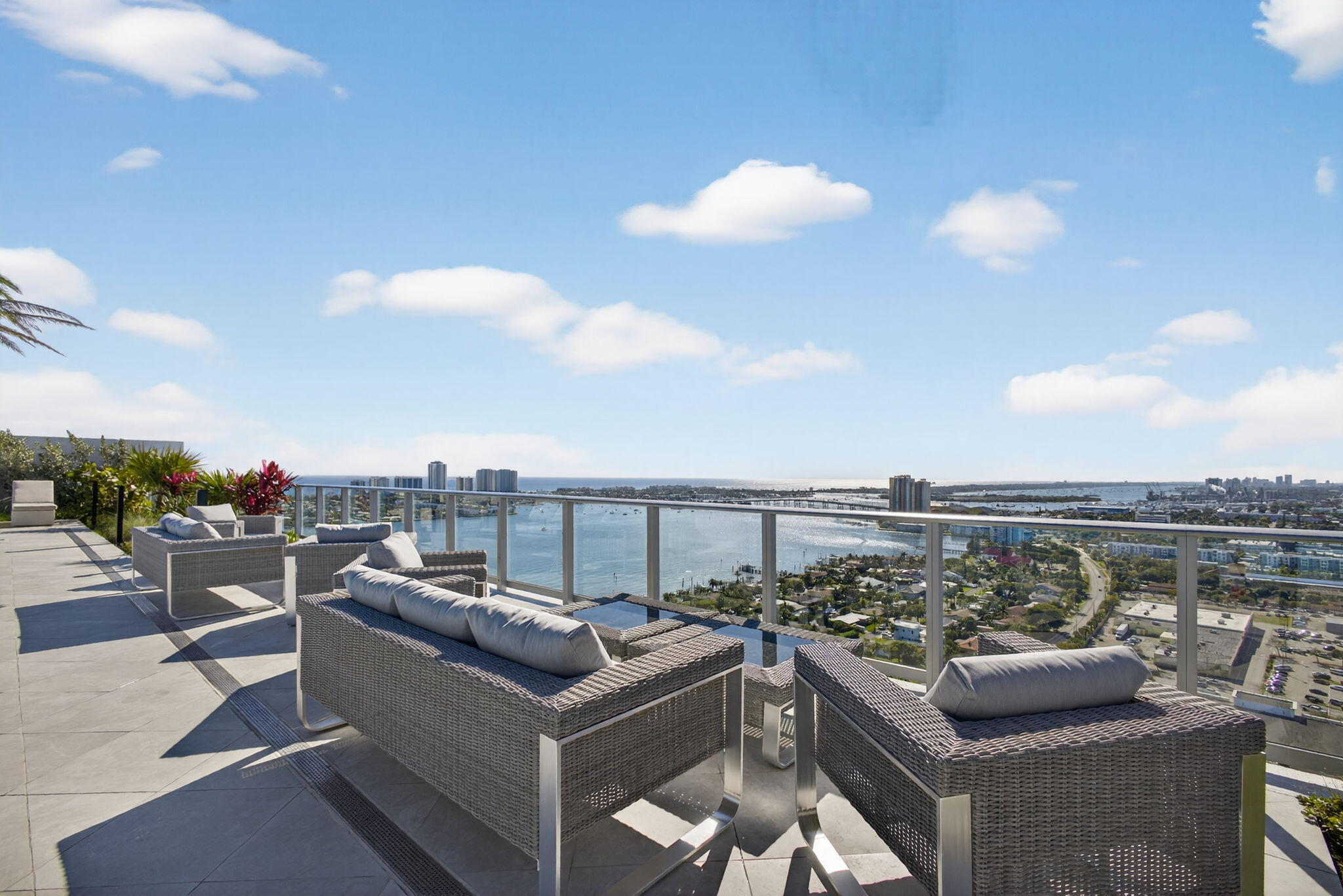 NAUTILUS 220 CONDO - Residential