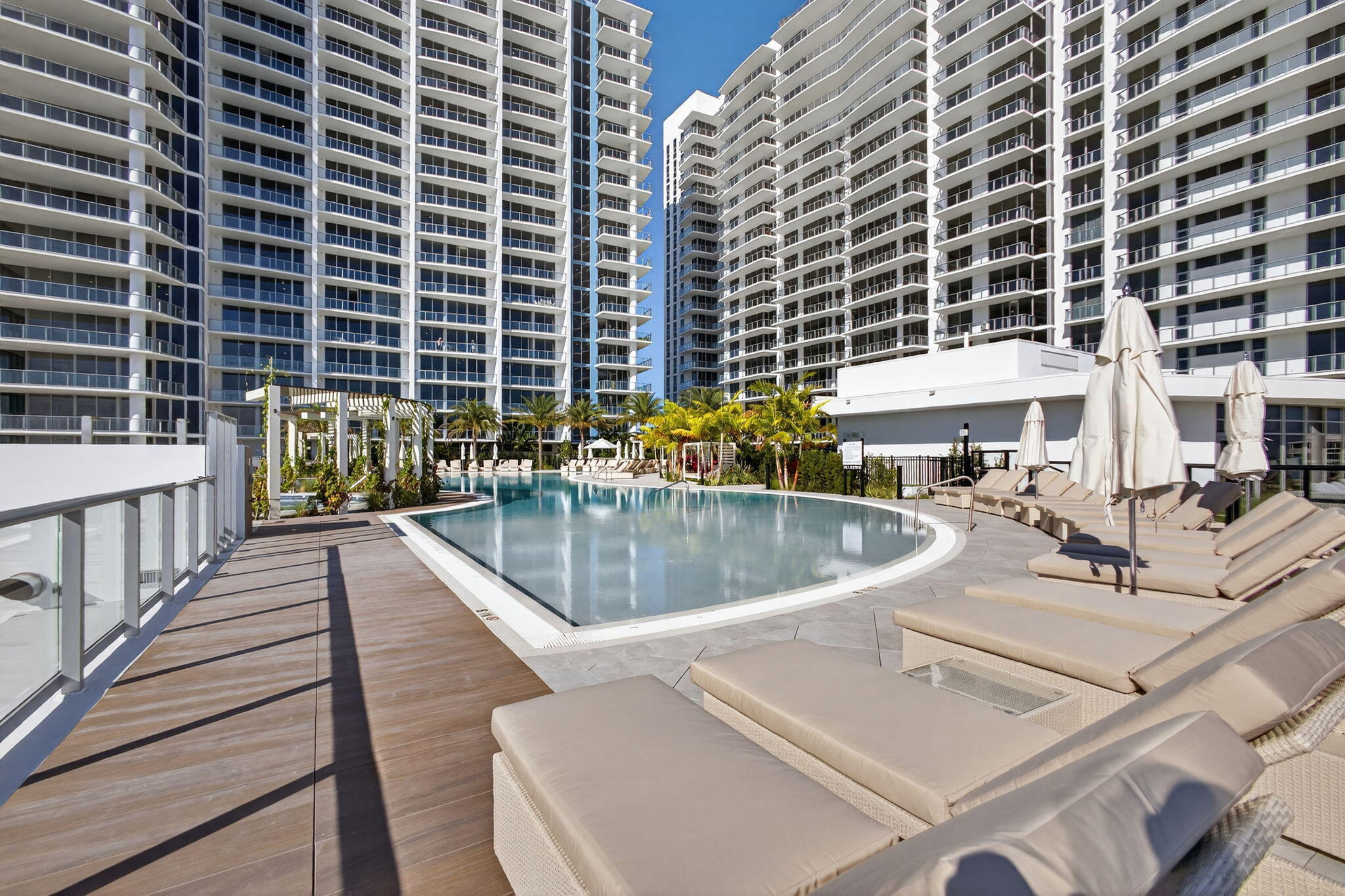 NAUTILUS 220 CONDO - Residential