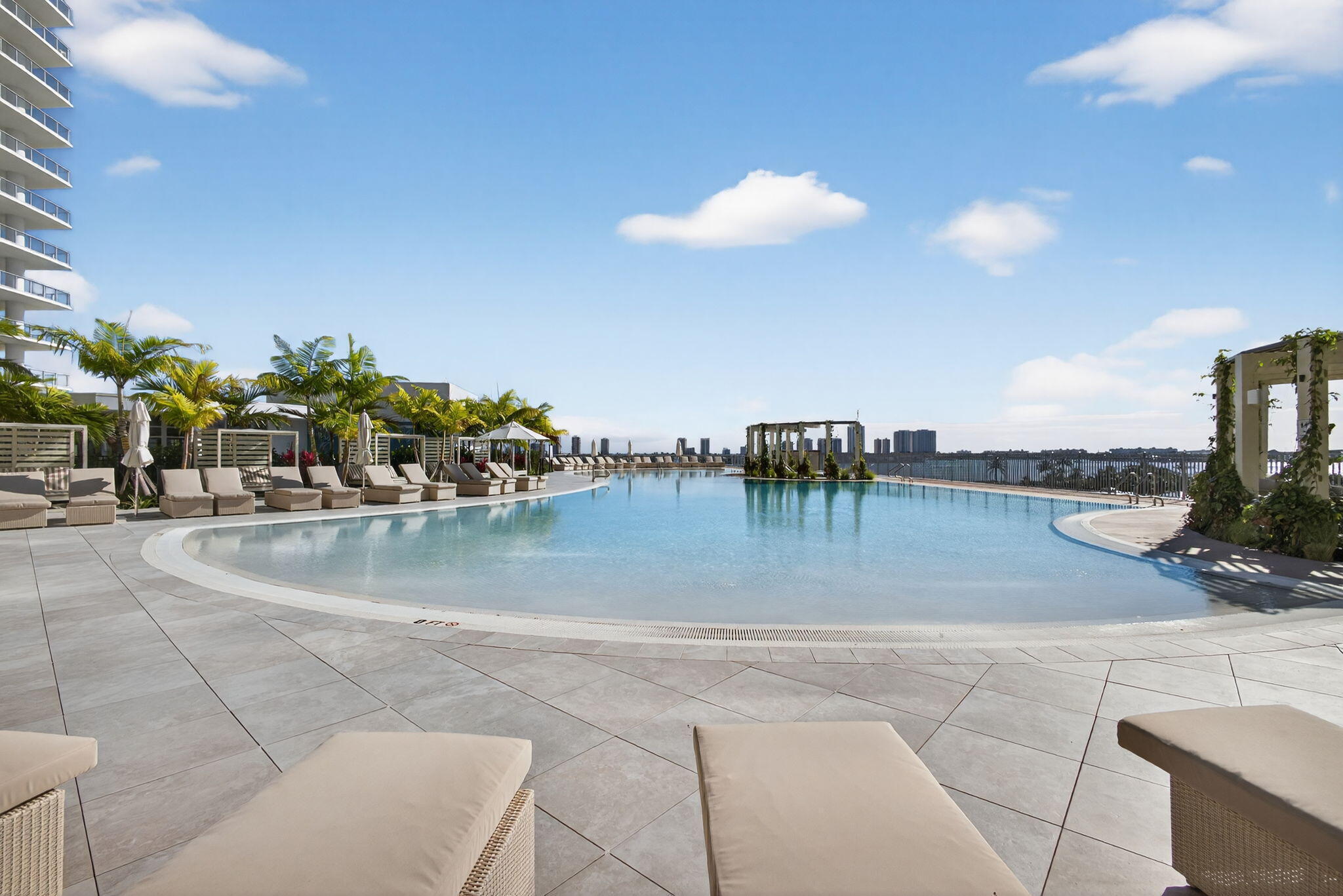 NAUTILUS 220 CONDO - Residential
