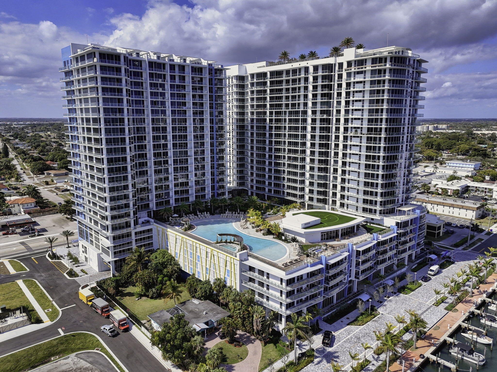 NAUTILUS 220 CONDO - Residential