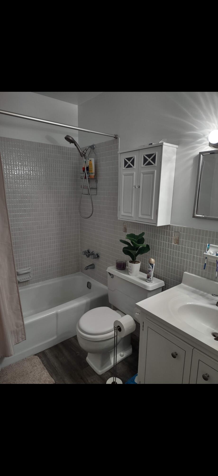 IMPERIAL POINT COLONNADES CONDO - Residential Lease