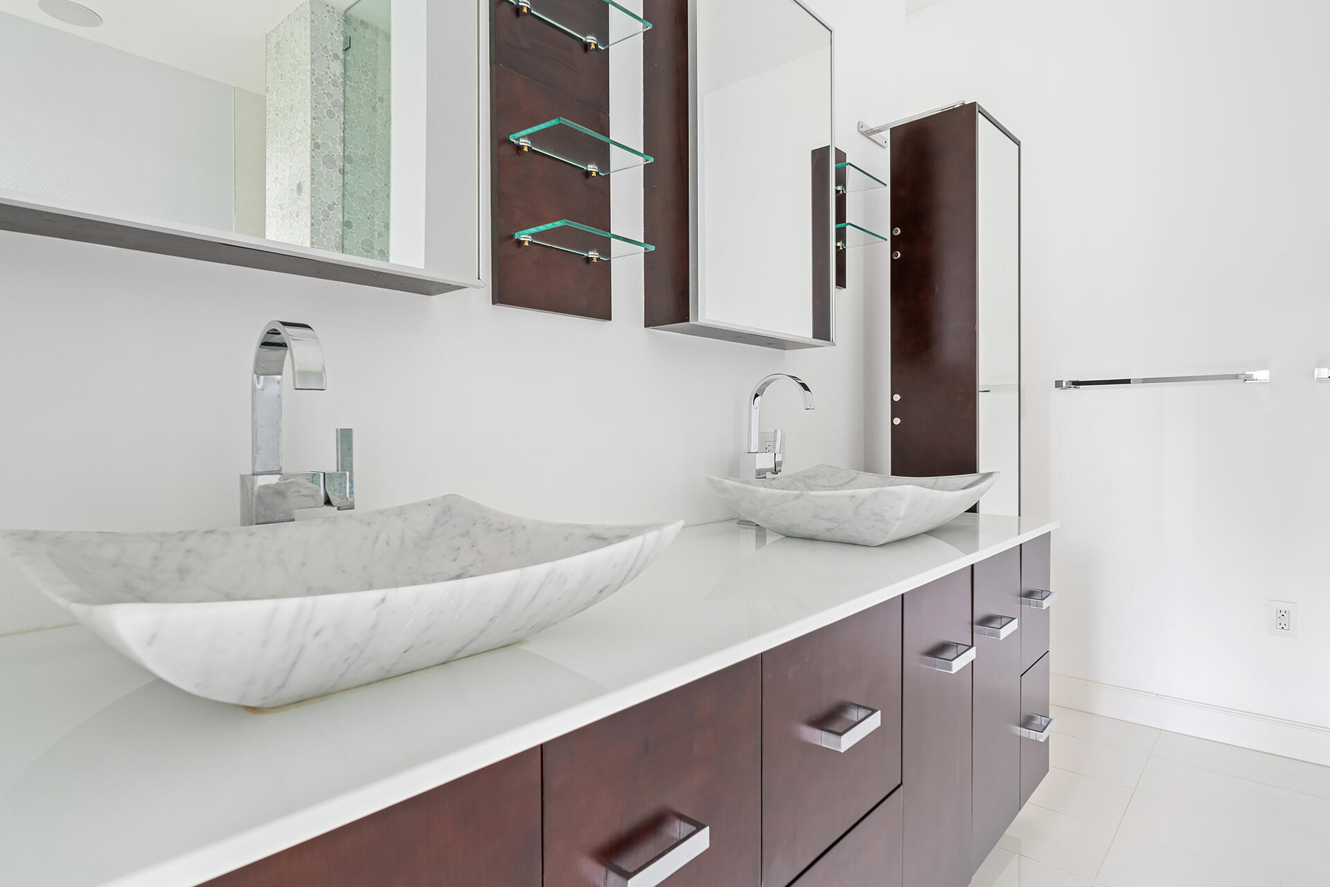 ELLAMAR - Residential