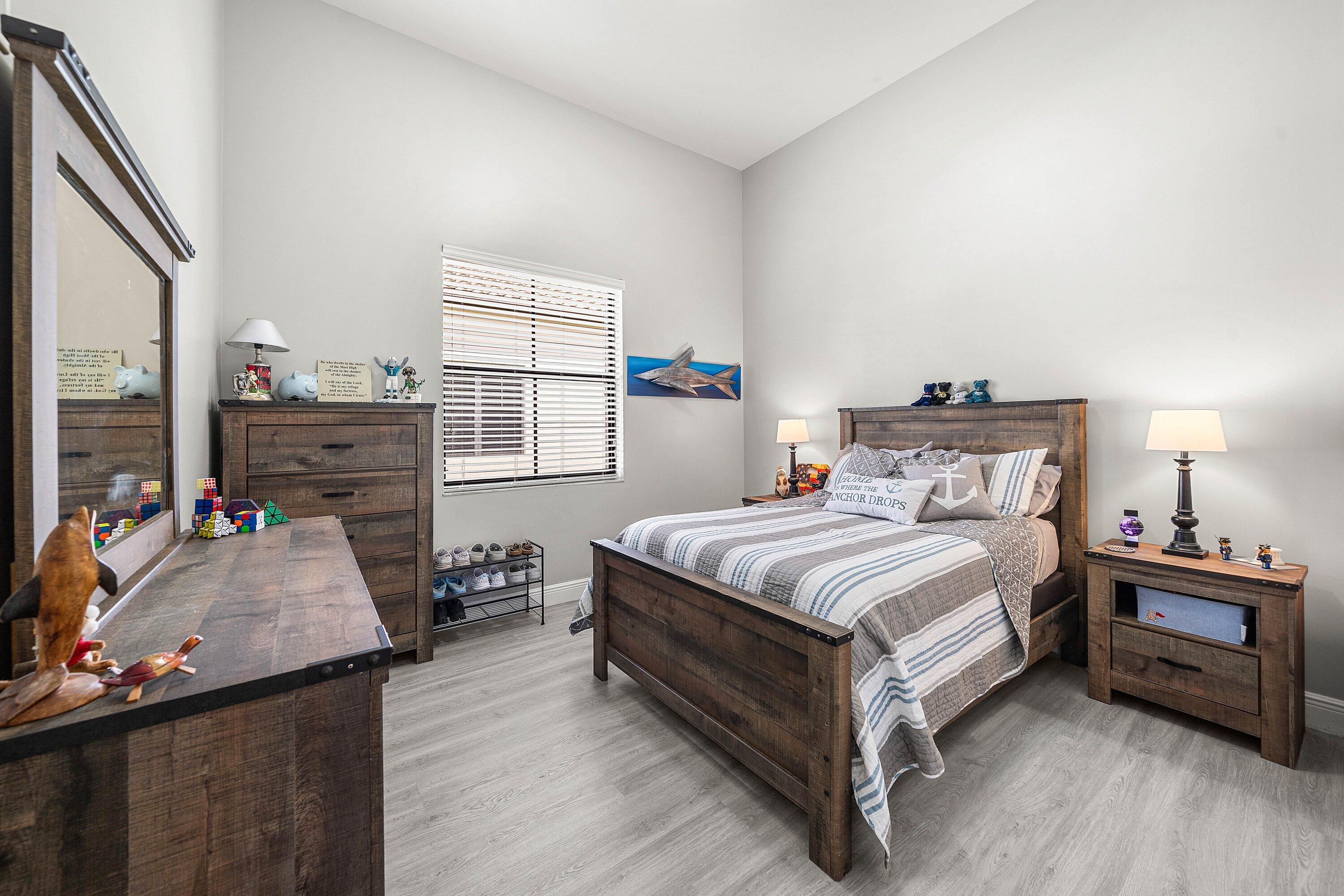 OSPREY OAKS - Residential