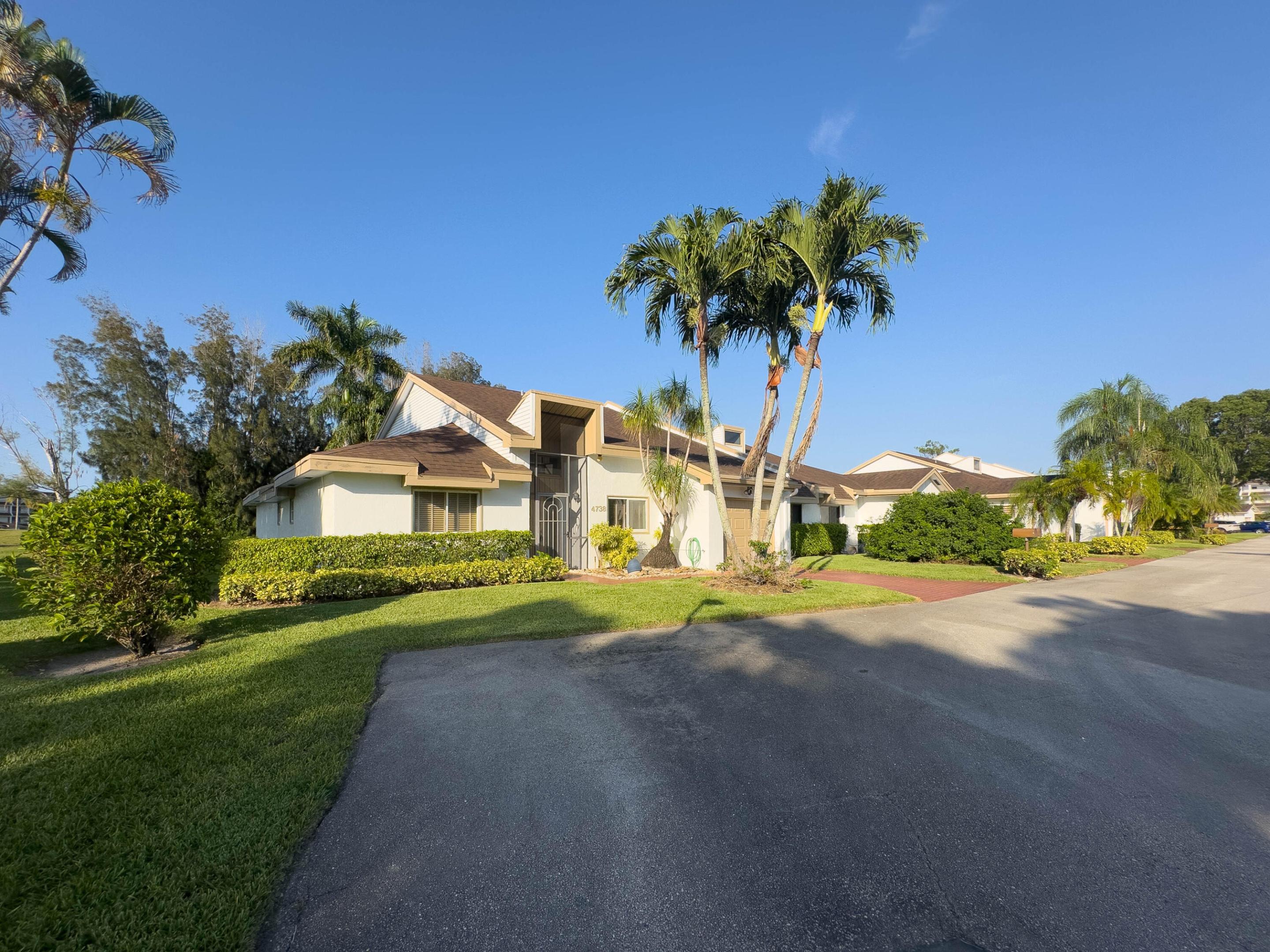FOUNTAINS OF PALM BEACH CONDO 8 - Residential