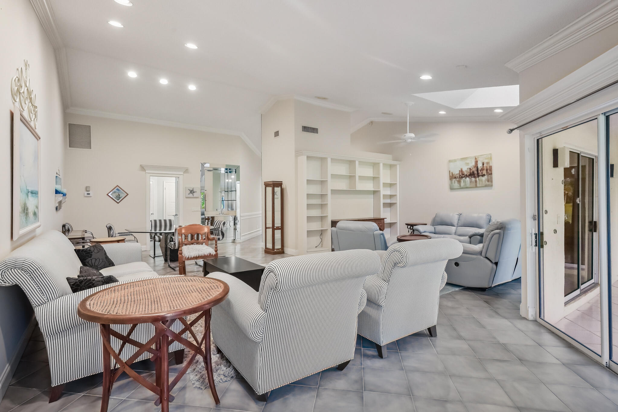 FOUNTAINS OF PALM BEACH CONDO 8 - Residential