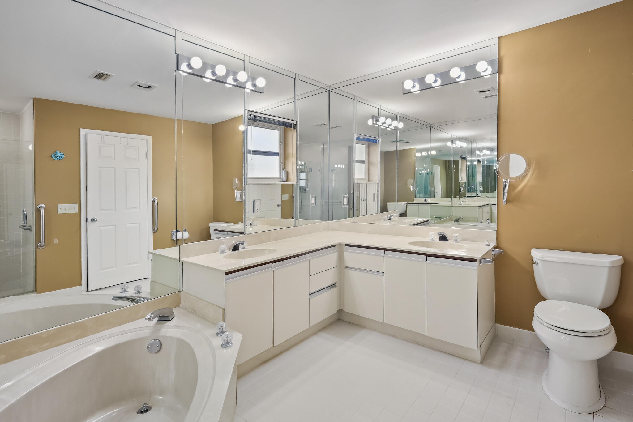 FOUNTAINS OF PALM BEACH CONDO 8 - Residential
