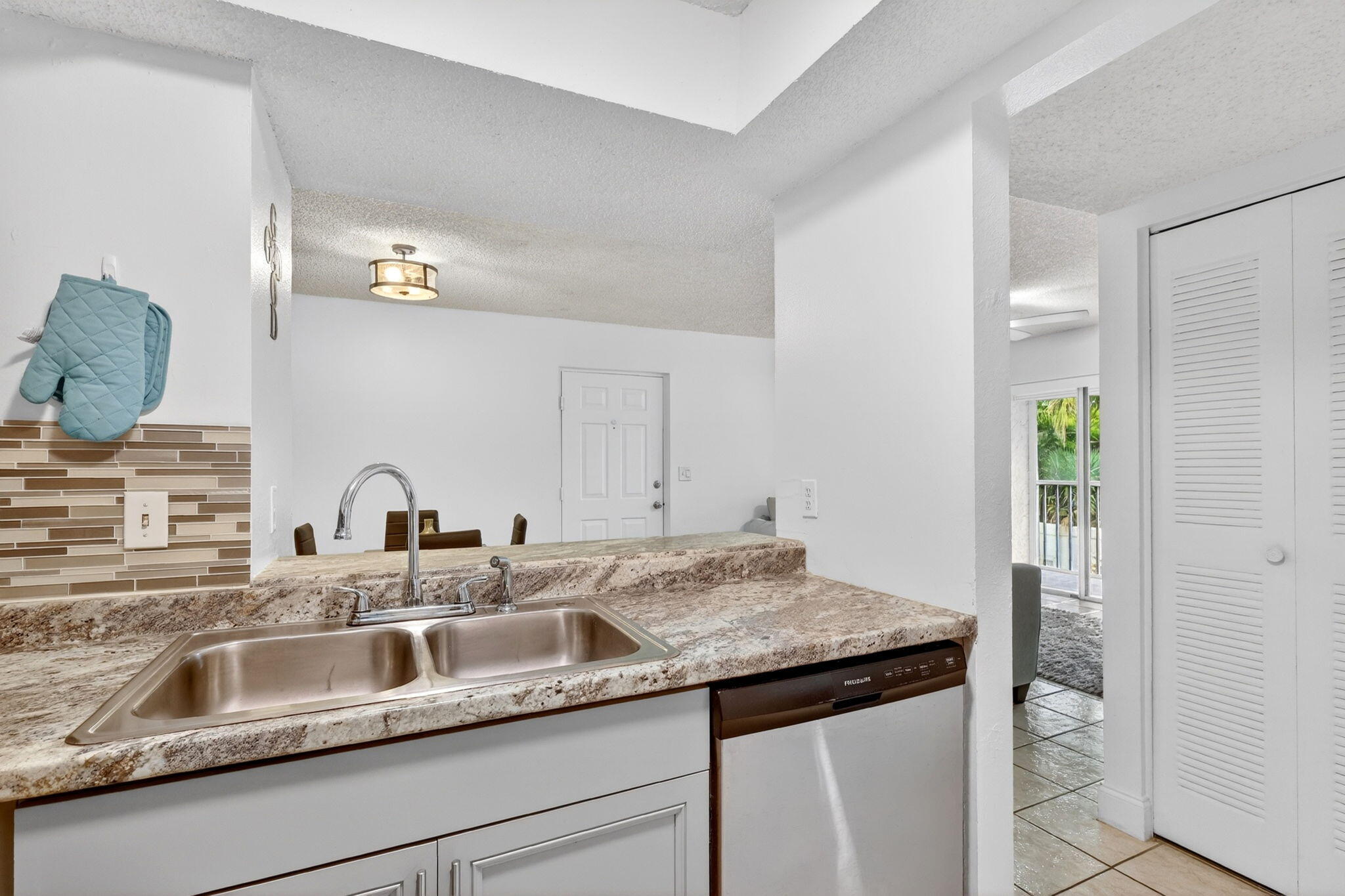 MIDPORT PLACE II, A CONDOMINIUM - Residential