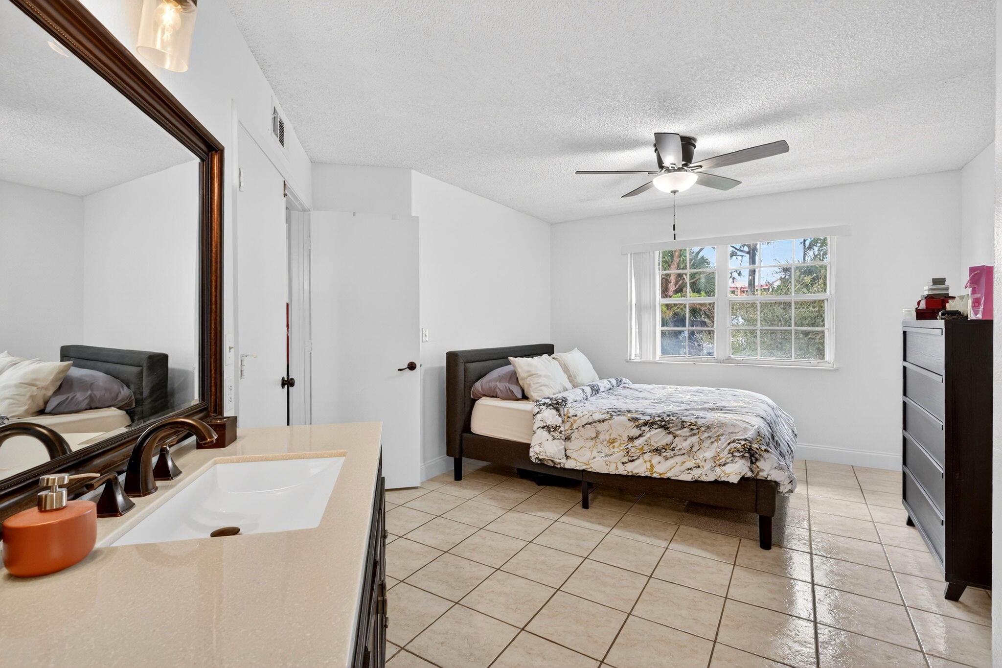 MIDPORT PLACE II, A CONDOMINIUM - Residential