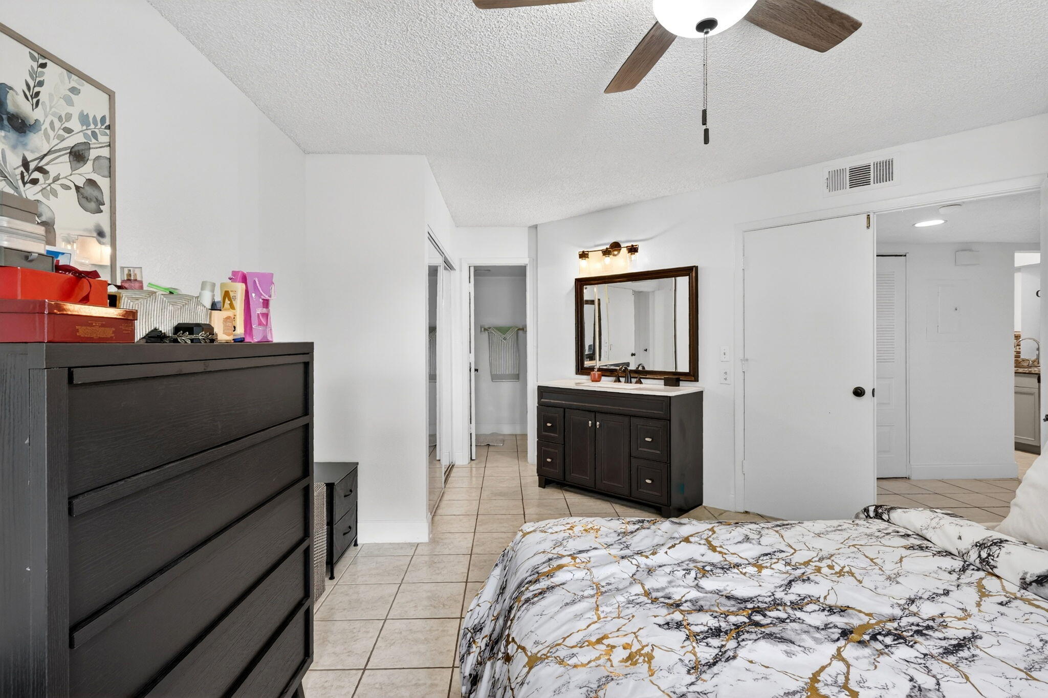 MIDPORT PLACE II, A CONDOMINIUM - Residential