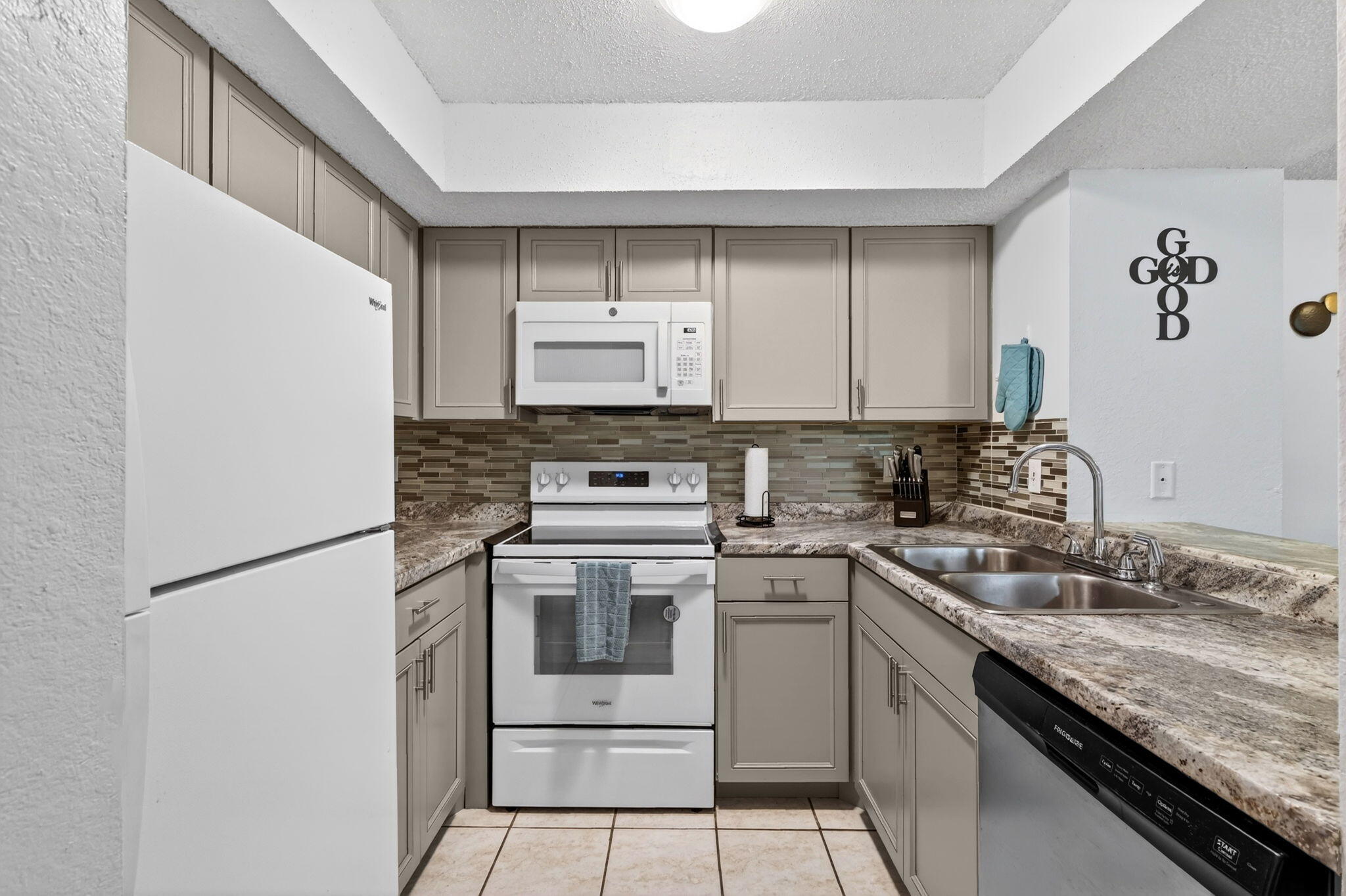 MIDPORT PLACE II, A CONDOMINIUM - Residential