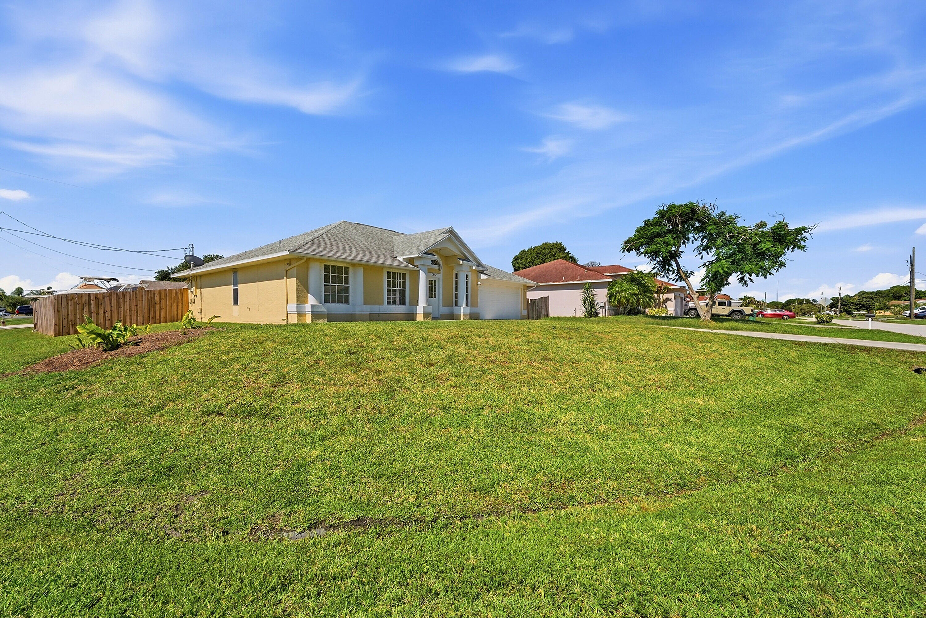 PORT ST LUCIE SECTION 8 - Residential