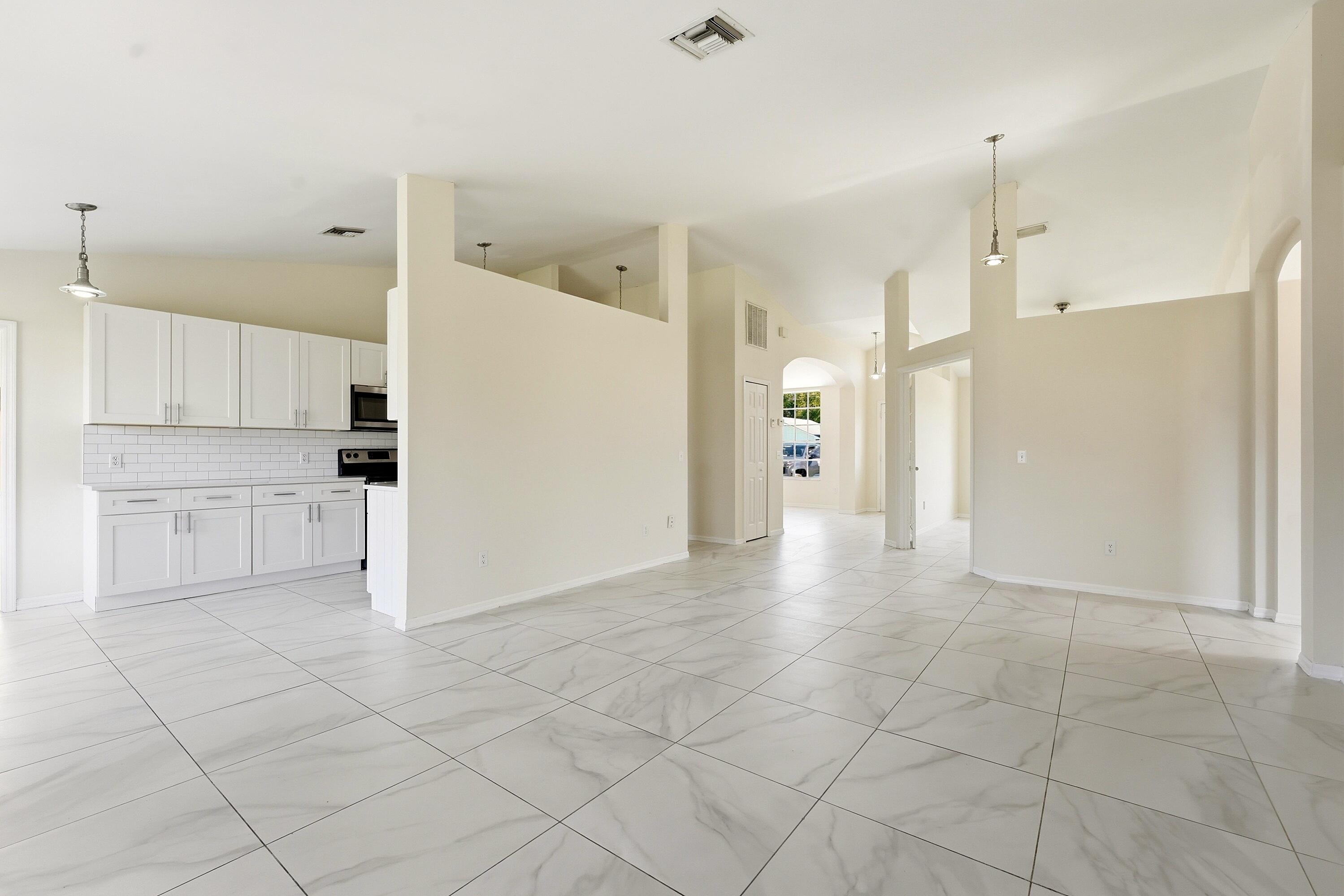 PORT ST LUCIE SECTION 8 - Residential