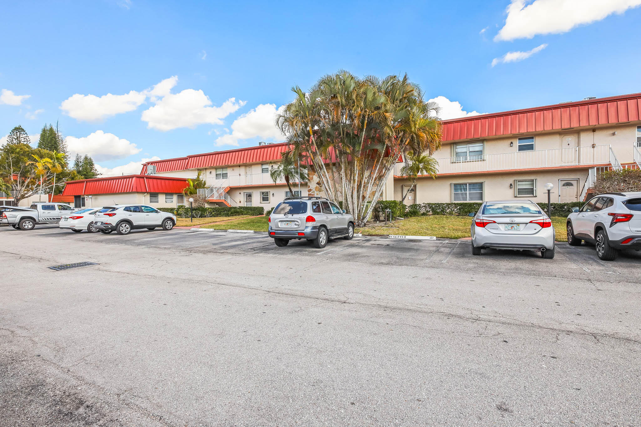 GREENWAY VILLAGE SOUTH COND NO 3 - Residential