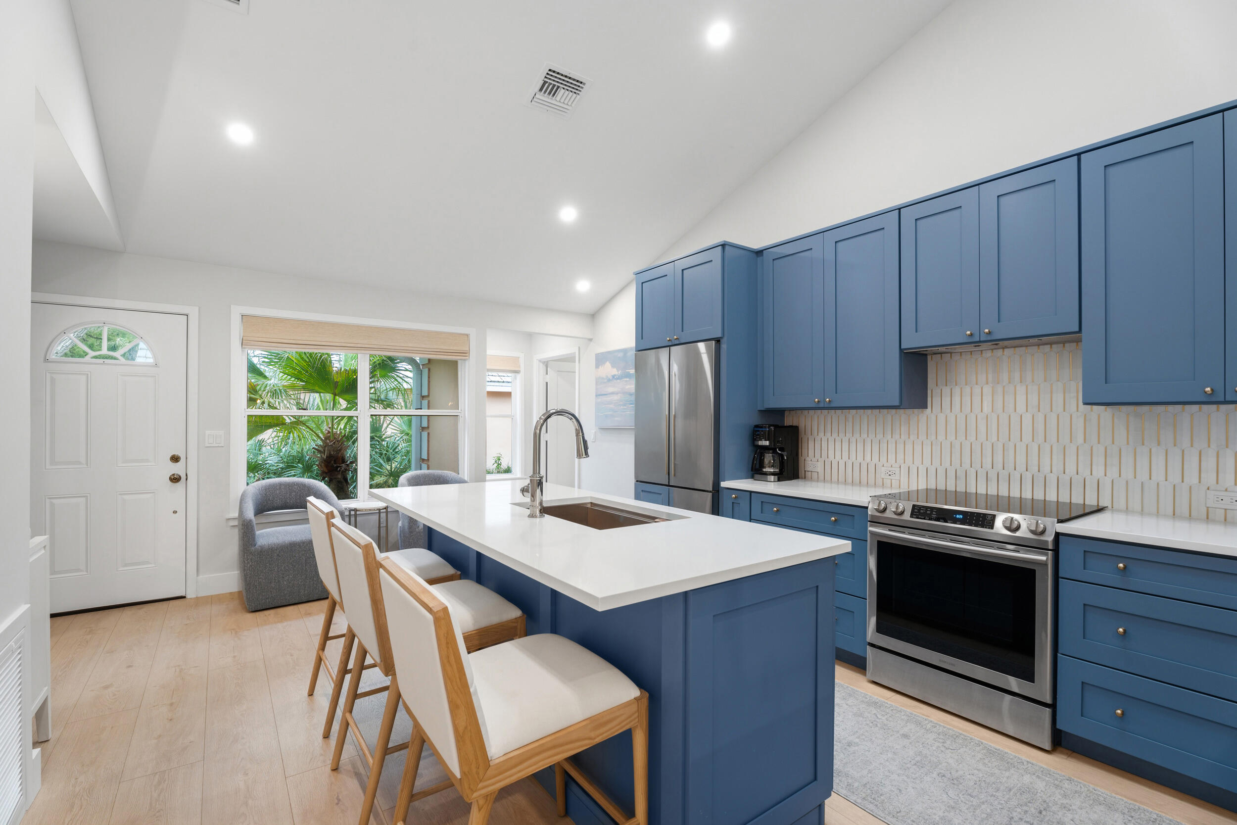 CORALSTONE CONDO - Residential