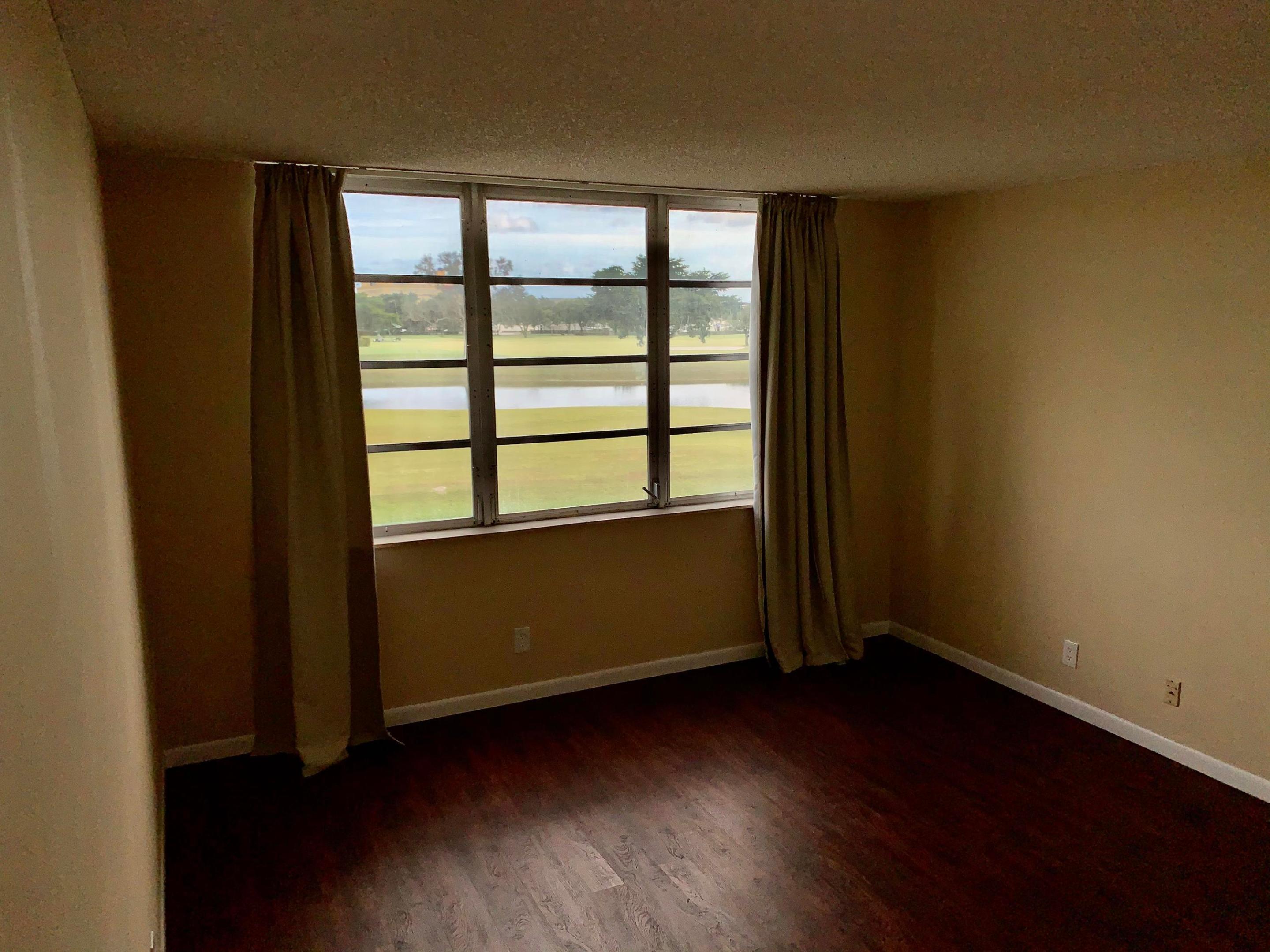 ROLLING HILLS GOLF AND TENNIS - Residential