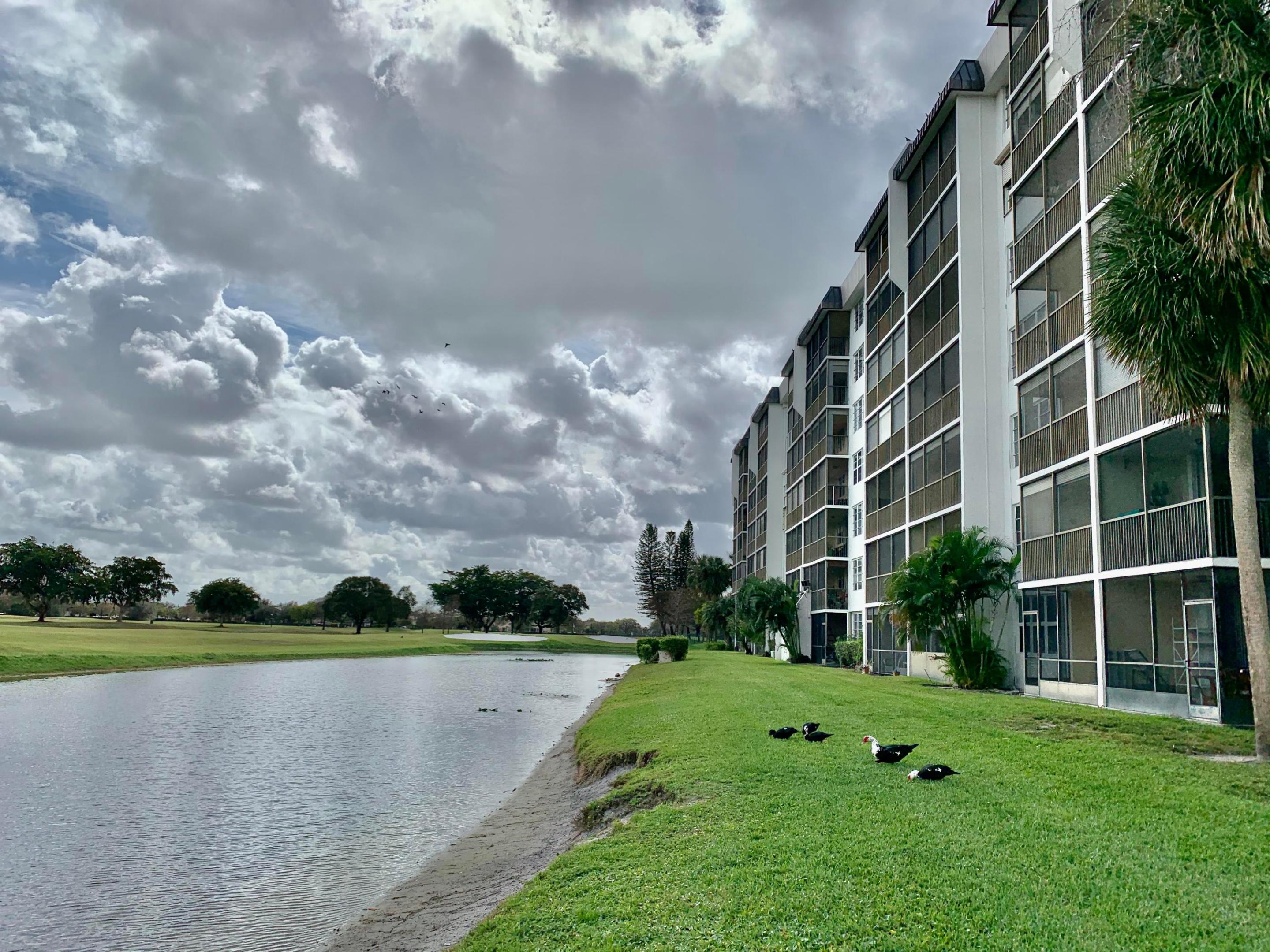 ROLLING HILLS GOLF AND TENNIS - Residential