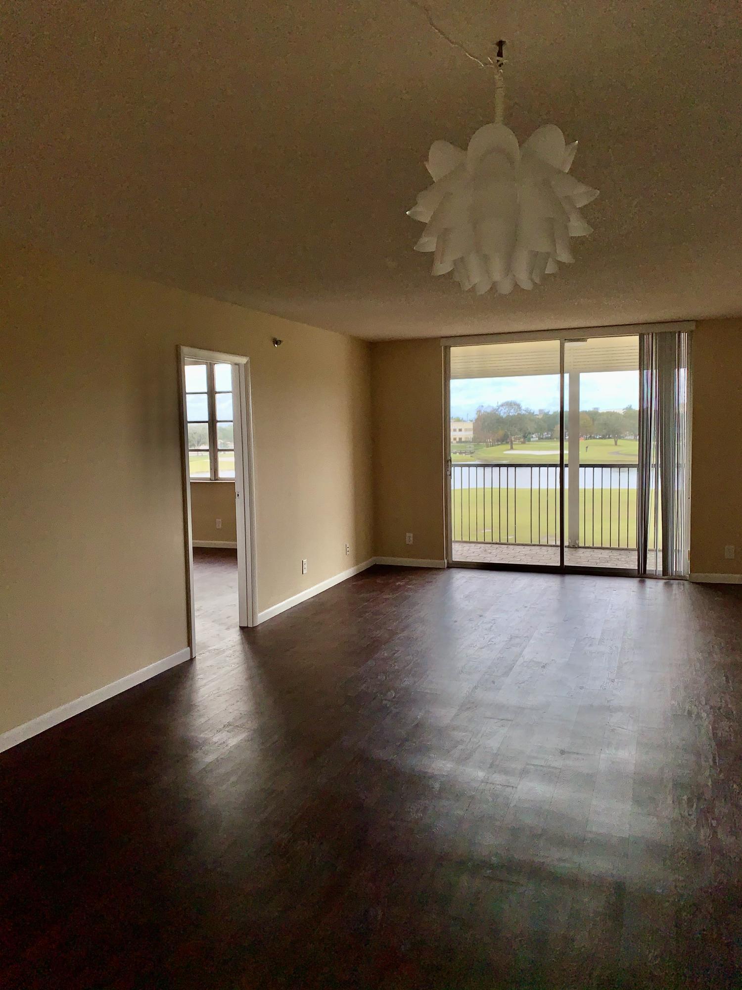 ROLLING HILLS GOLF AND TENNIS - Residential