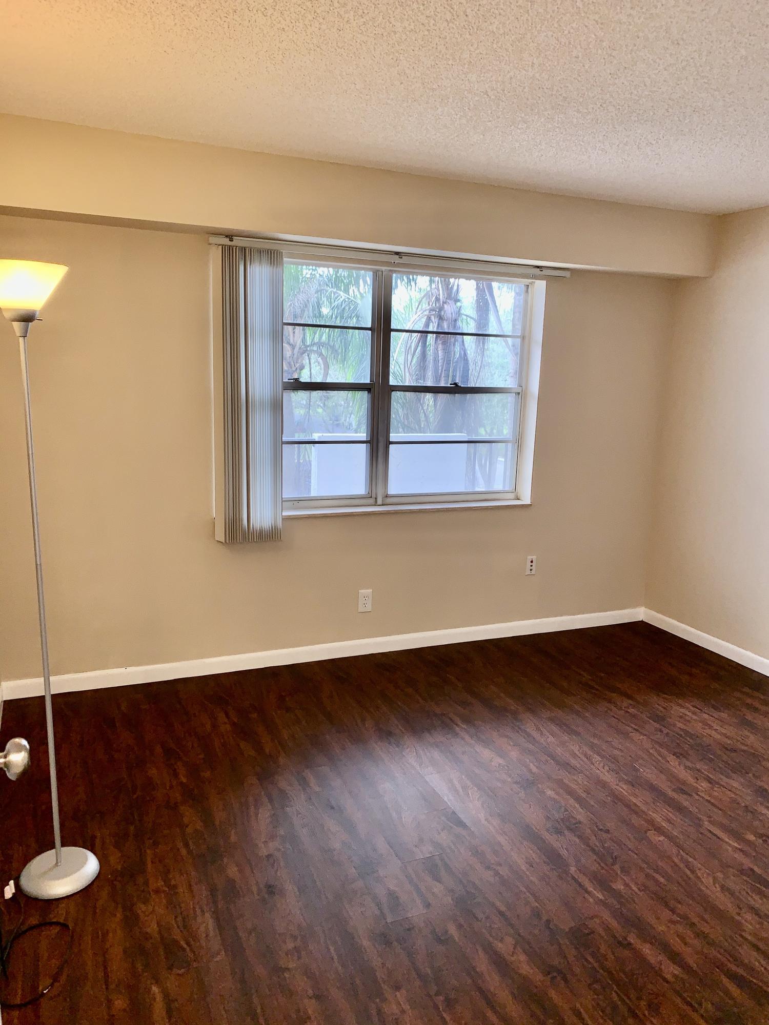 ROLLING HILLS GOLF AND TENNIS - Residential