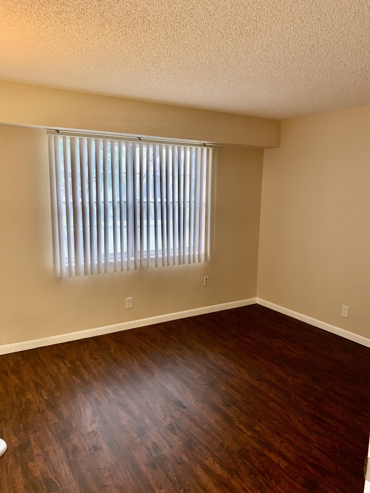 ROLLING HILLS GOLF AND TENNIS - Residential