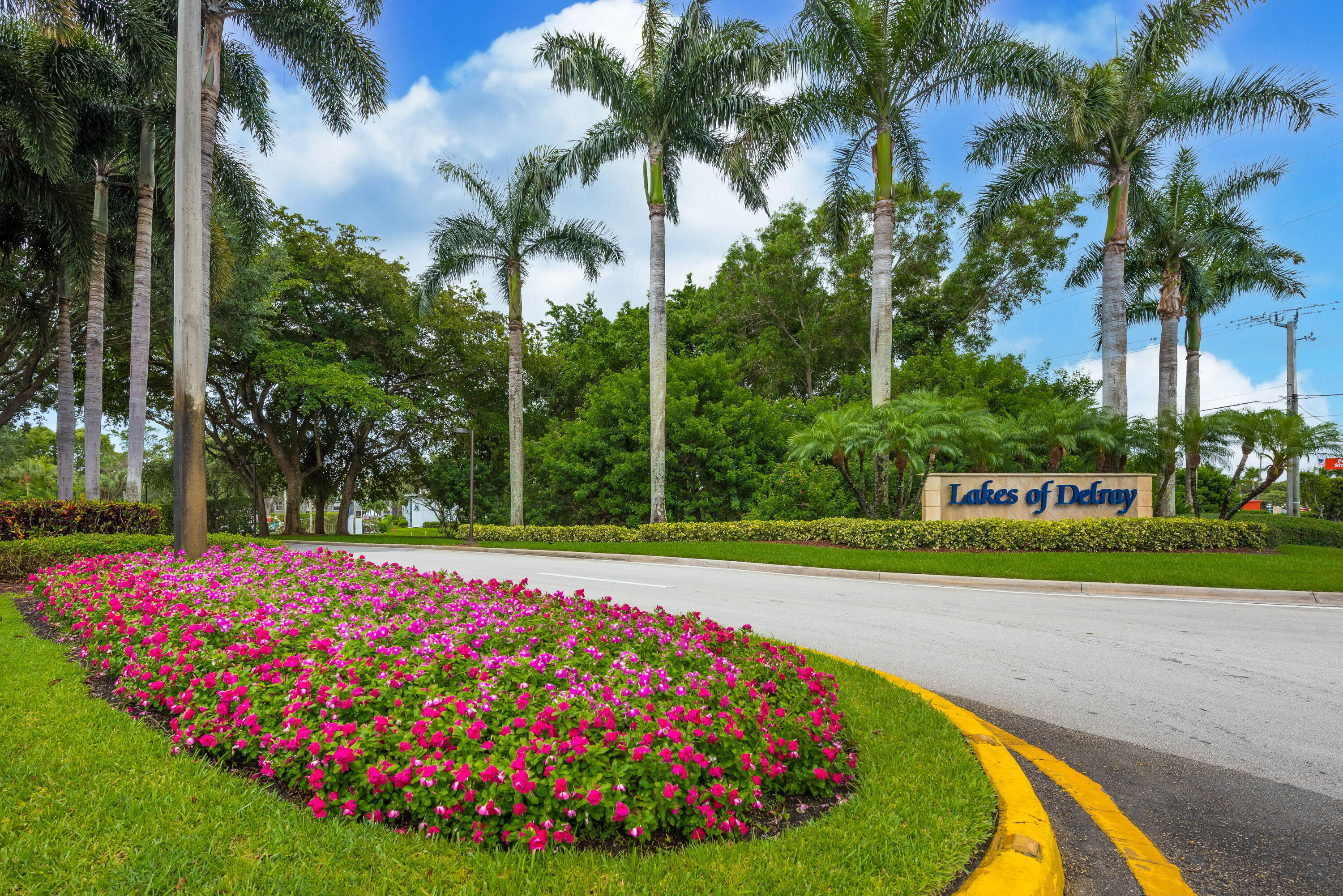 WATERSEDGE AT THE LAKES OF DELRAY CONDO - Residential