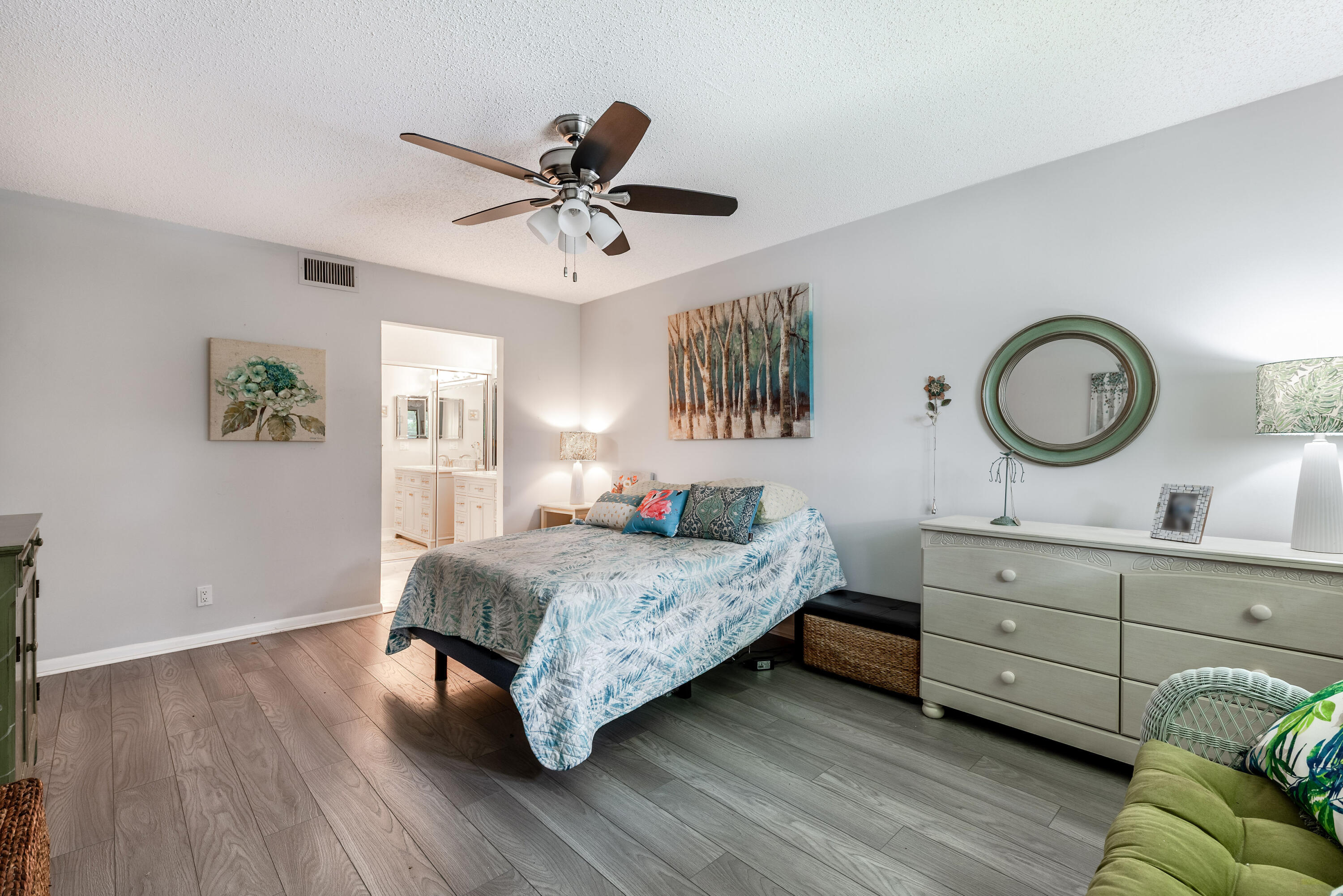 WATERSEDGE AT THE LAKES OF DELRAY CONDO - Residential