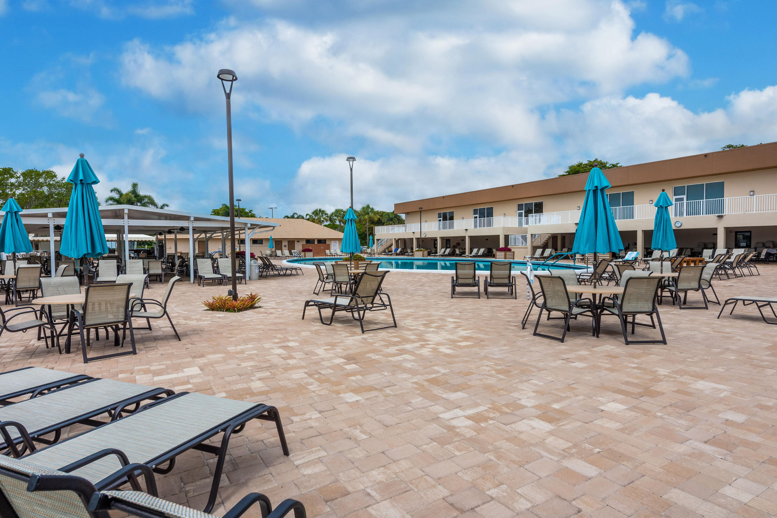 WATERSEDGE AT THE LAKES OF DELRAY CONDO - Residential