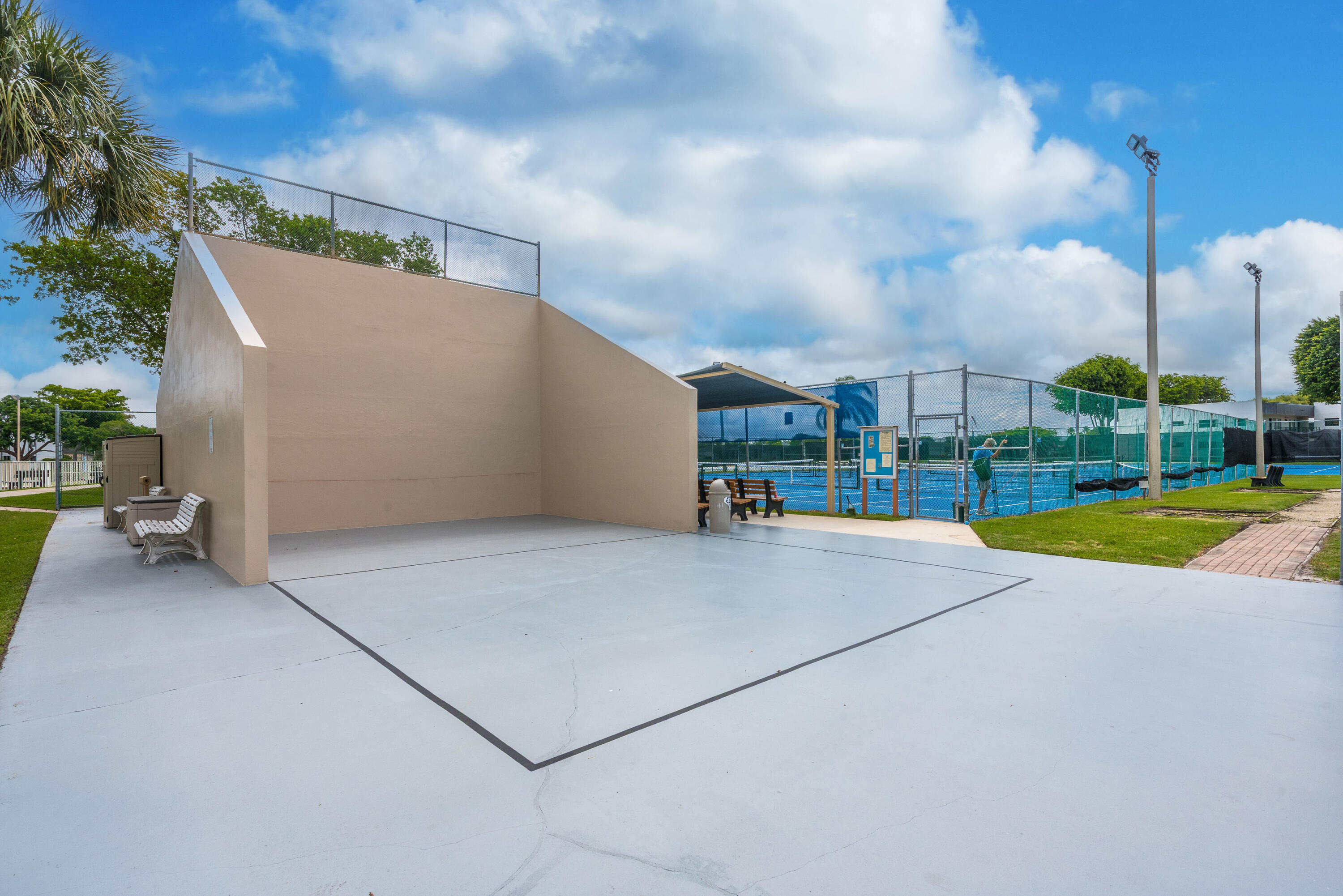 WATERSEDGE AT THE LAKES OF DELRAY CONDO - Residential