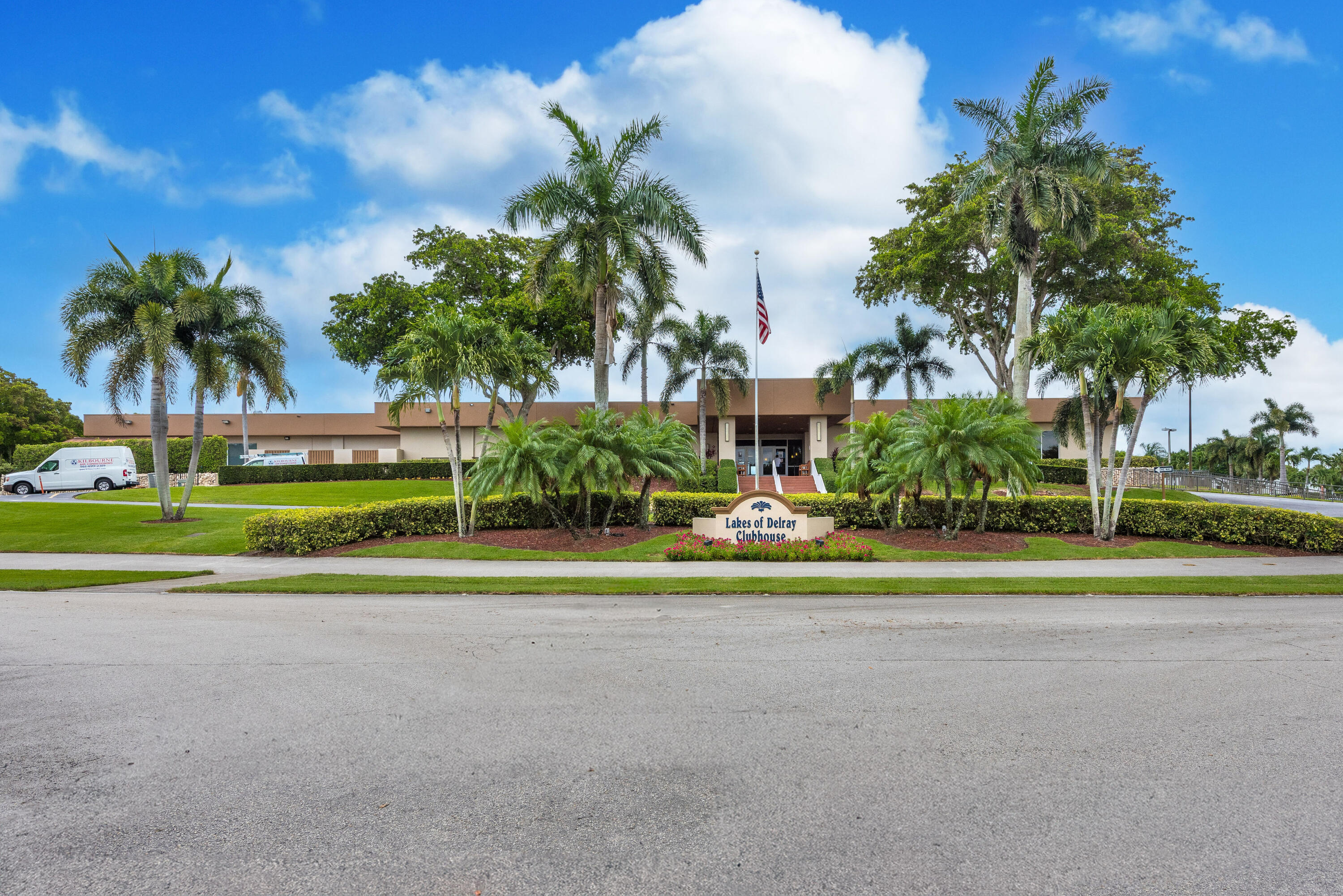 WATERSEDGE AT THE LAKES OF DELRAY CONDO - Residential