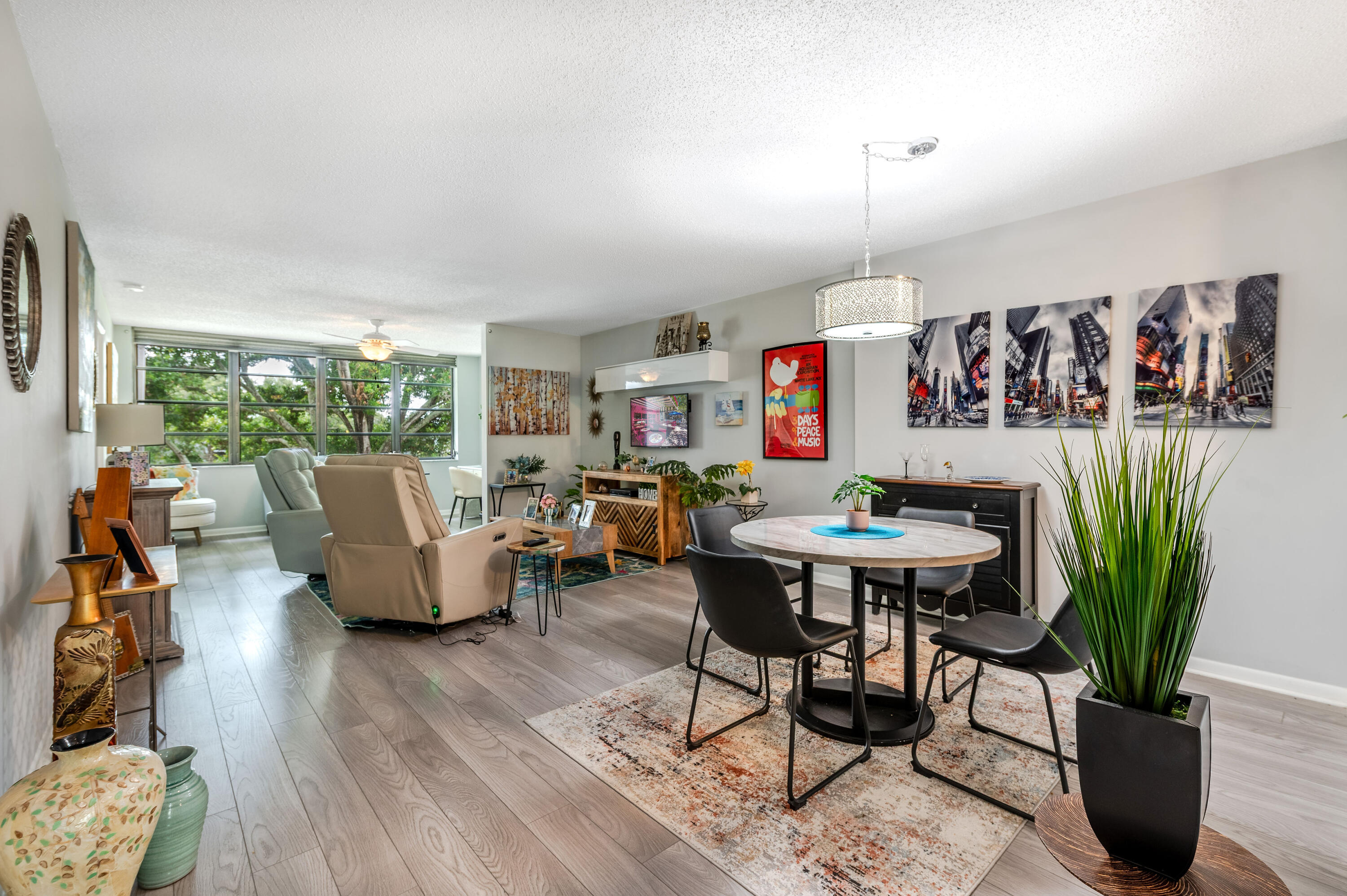 WATERSEDGE AT THE LAKES OF DELRAY CONDO - Residential