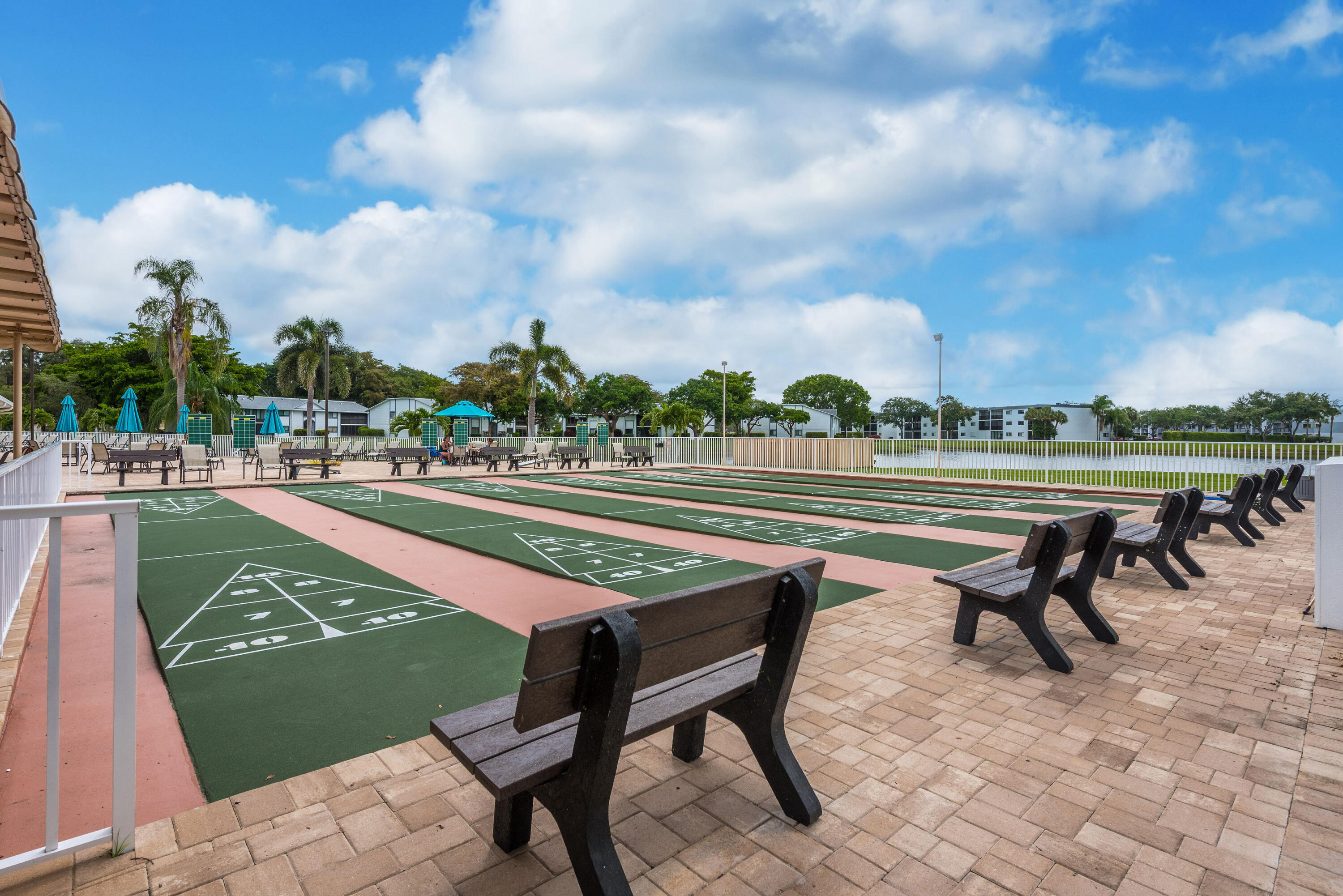 WATERSEDGE AT THE LAKES OF DELRAY CONDO - Residential