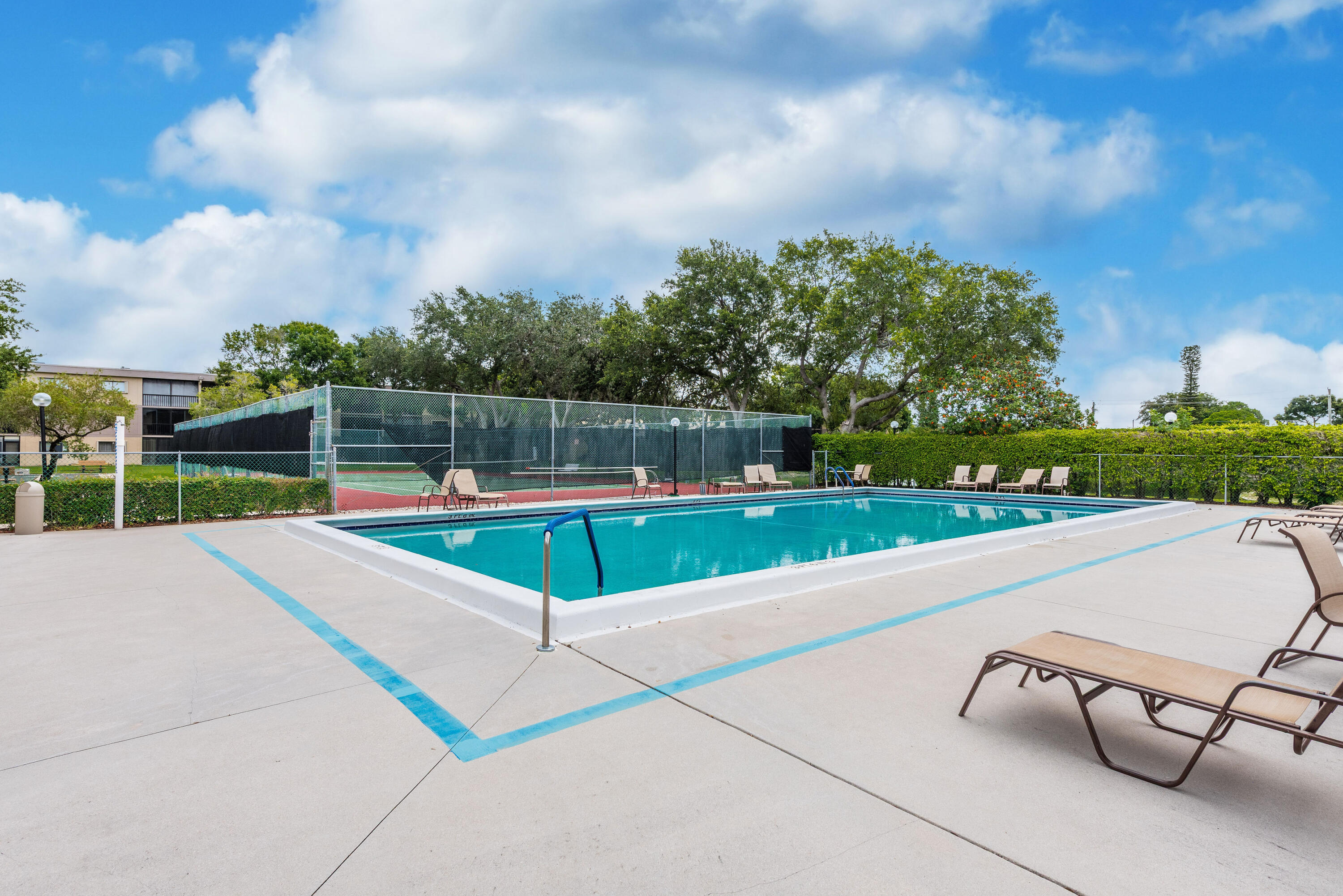 WATERSEDGE AT THE LAKES OF DELRAY CONDO - Residential