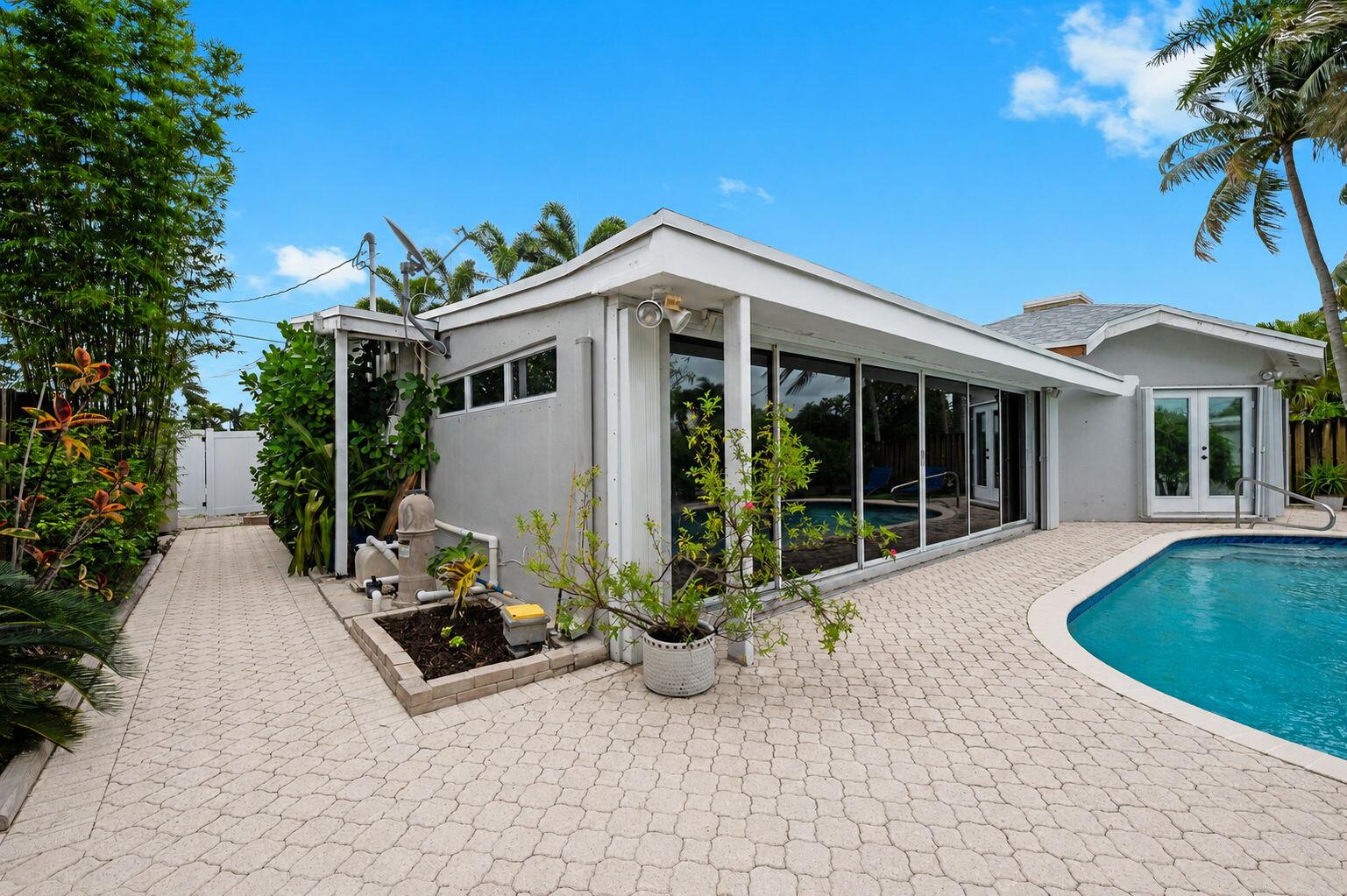 LAUDERDALE ISLES NO 2 - Residential
