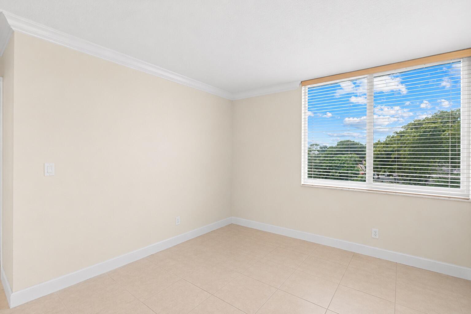 Live Oak Condominium - Residential