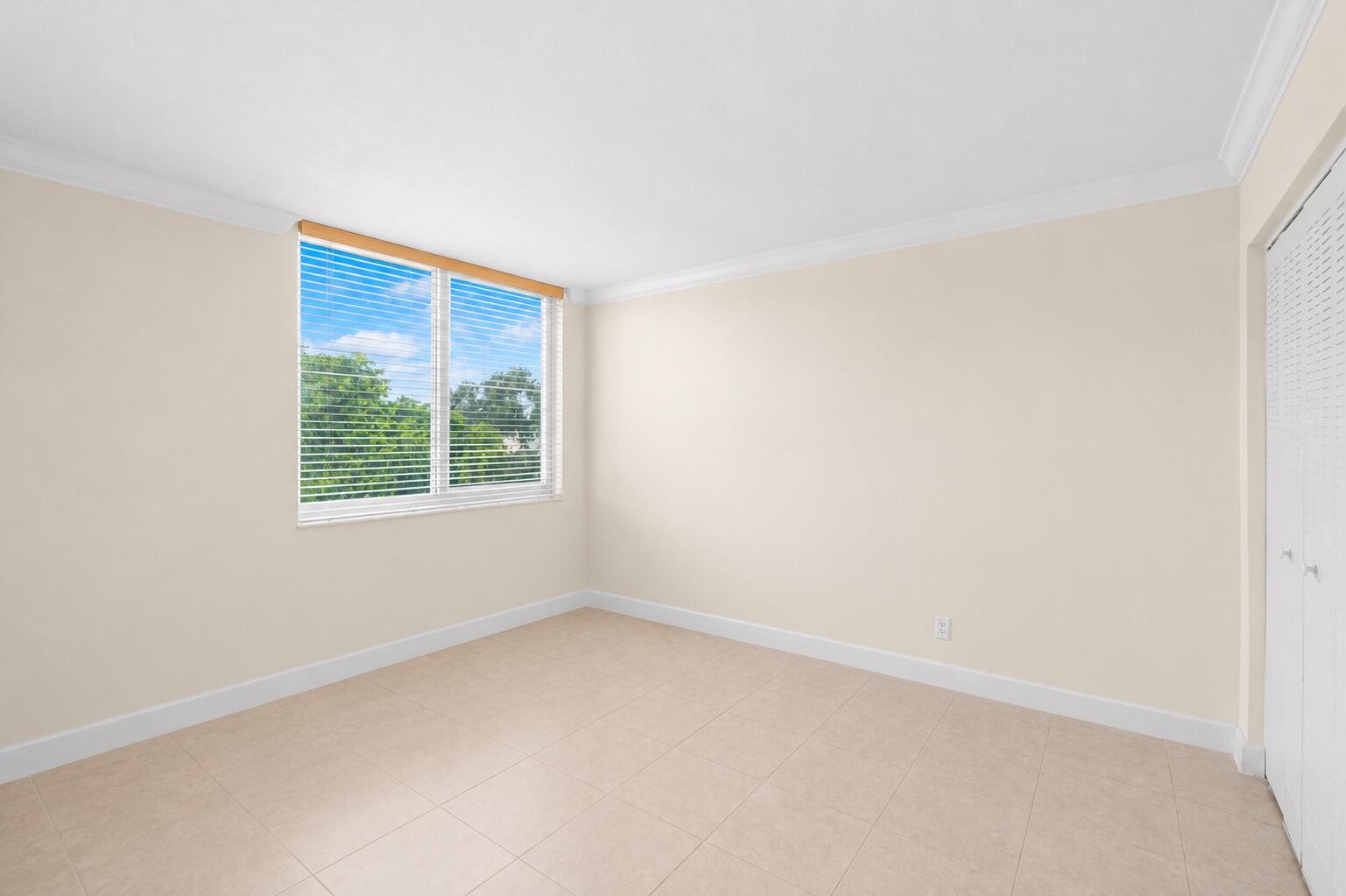 Live Oak Condominium - Residential