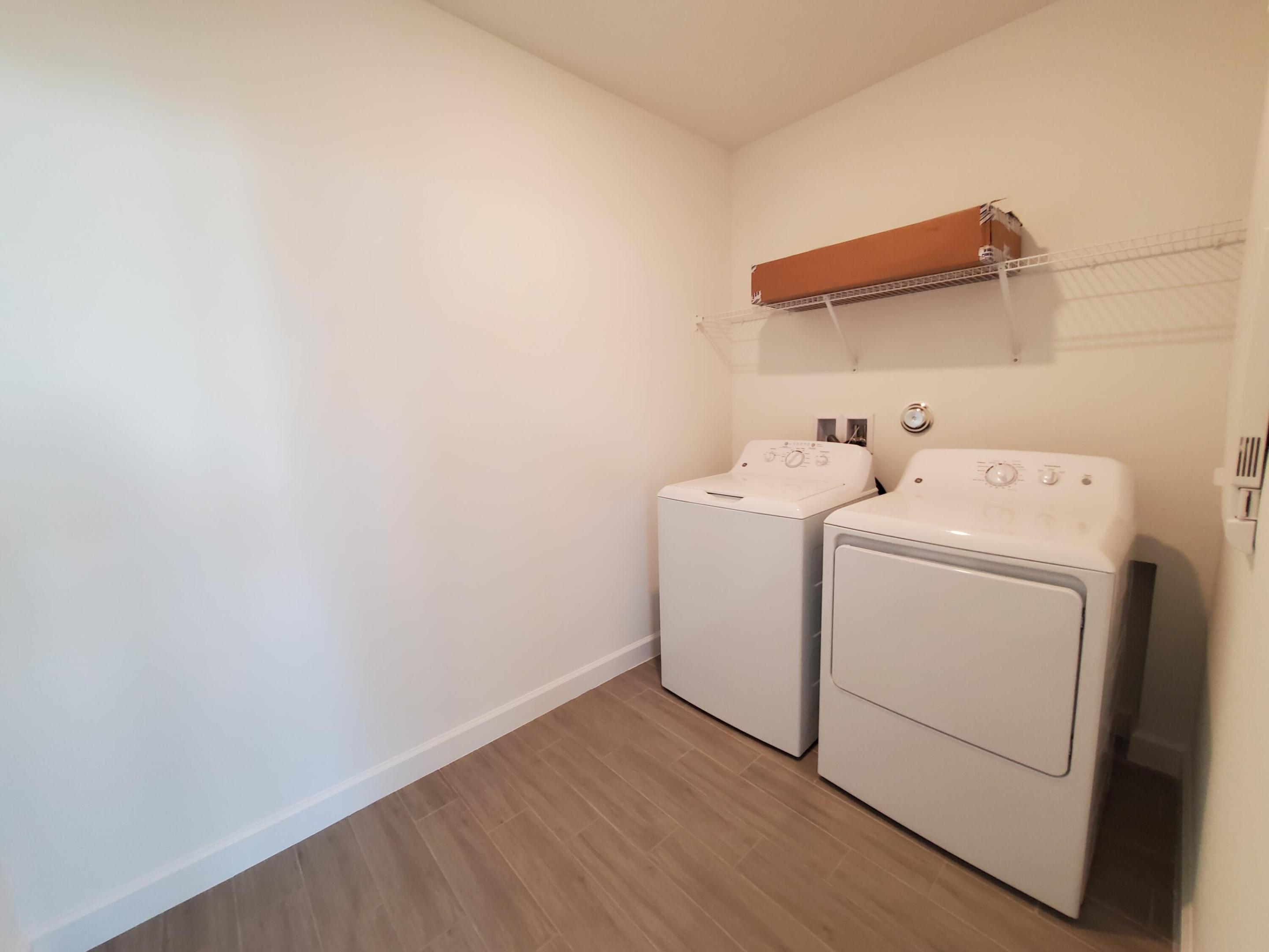 BANYAN COURT - Residential Lease